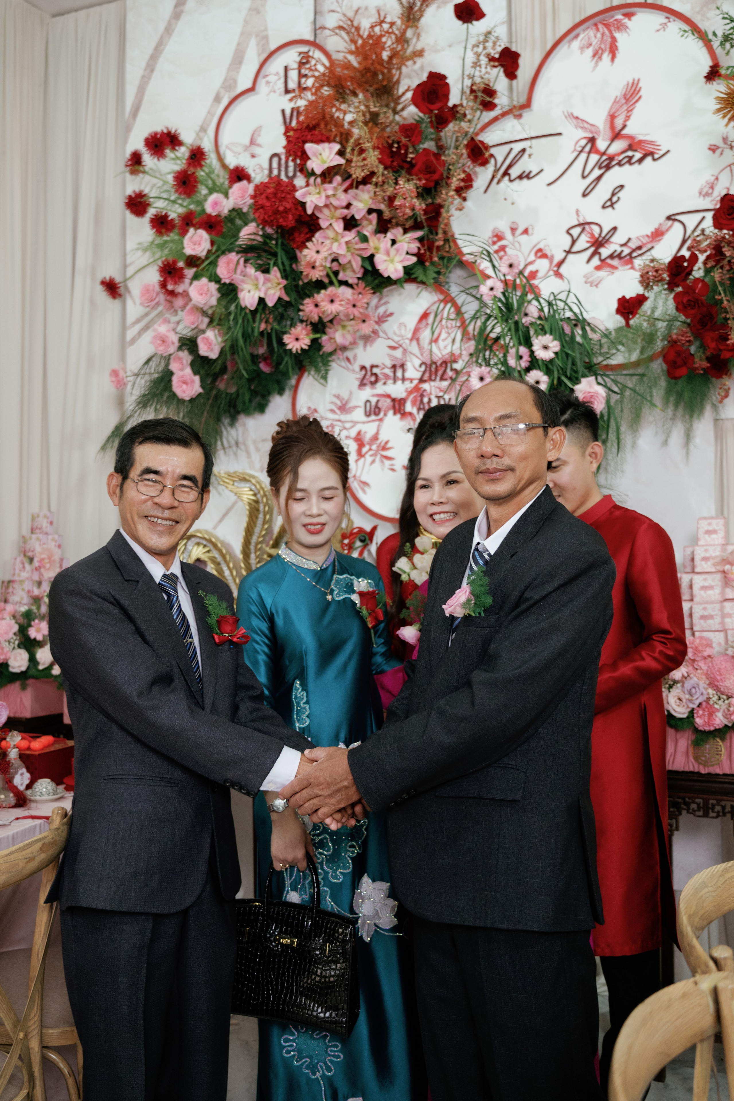 Ngân & Tâm. Cam Images