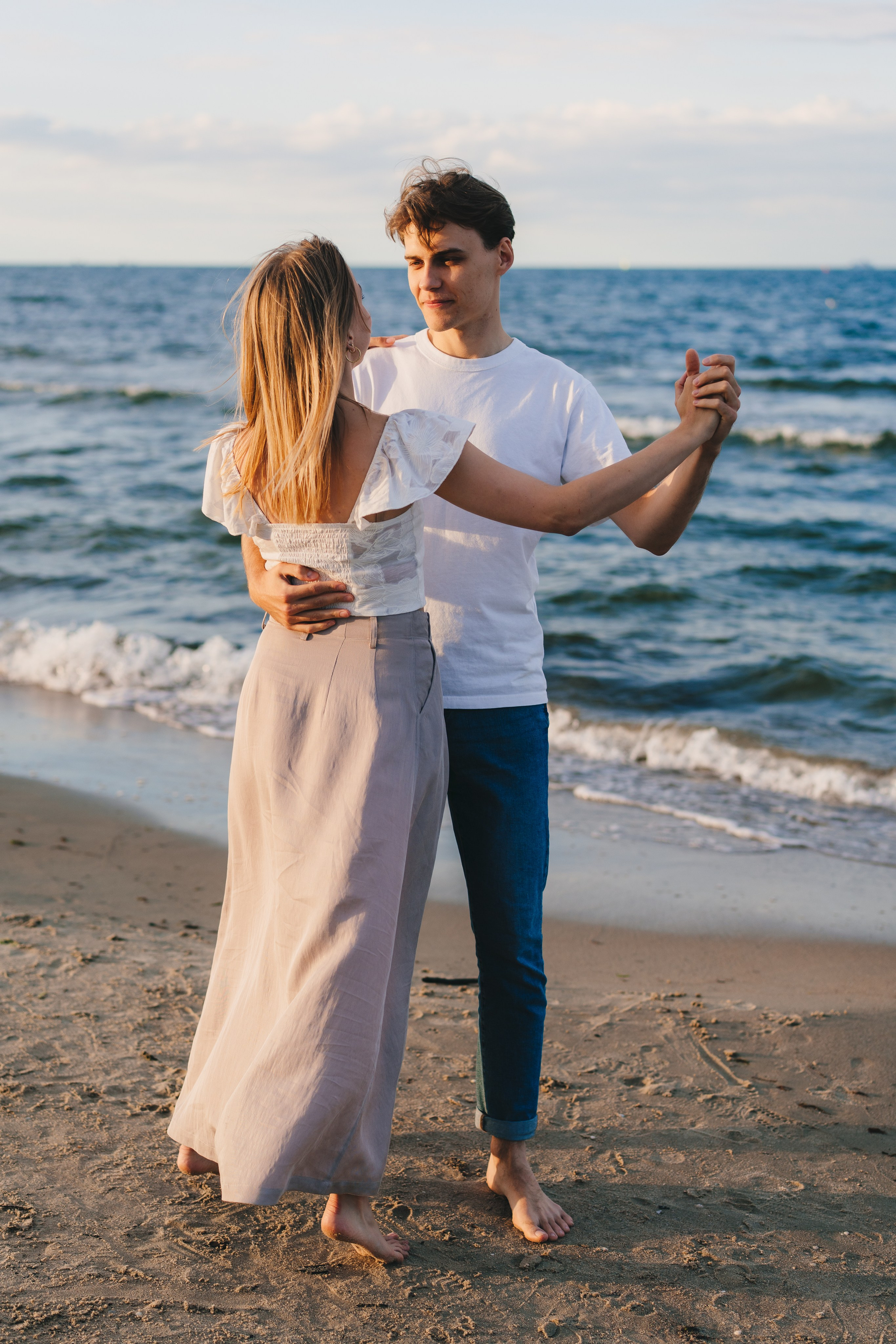 Gracjana i Damian, sesja narzeczeńska nad morzem. Fotograf ślubny & lifestyle Gdańsk, Karolina Baczewska