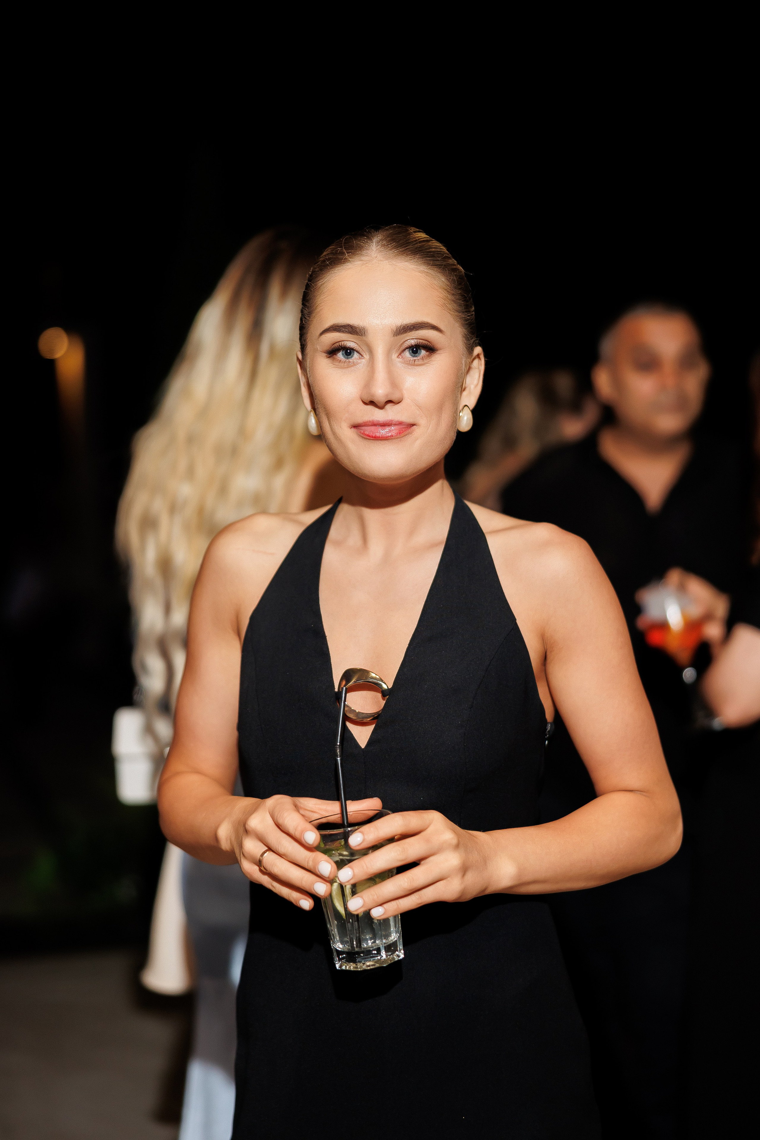 Eugen & Livia — Grand Elysee — Wedding Day. Servicii Foto și Video 067188353