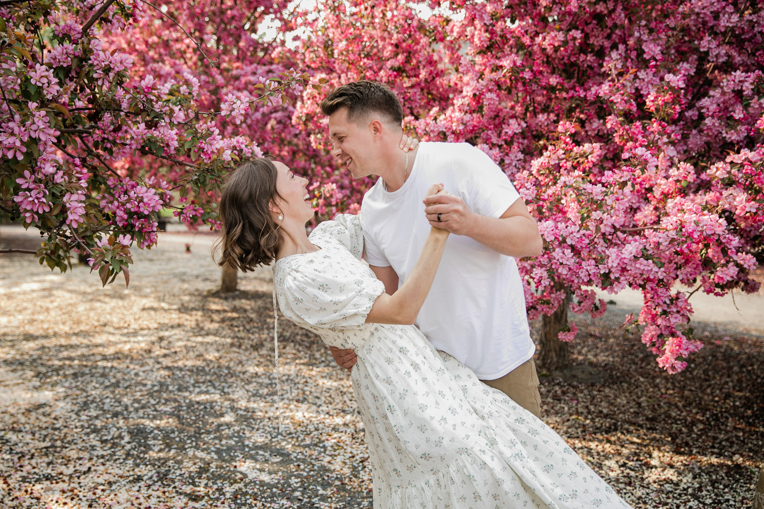 Pitchers Family Photos — Cherry Blossom. Fotografía accesible en Calgary