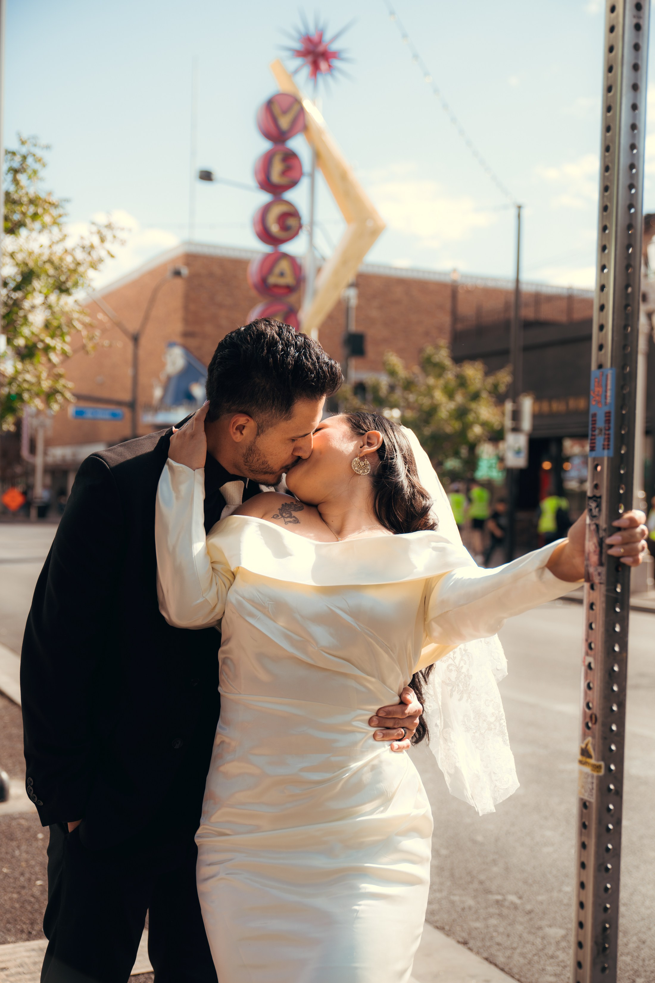 Celeste&Alejandro. Wedding & elopement photographer Viktoriya Kravtsov. Las Vegas