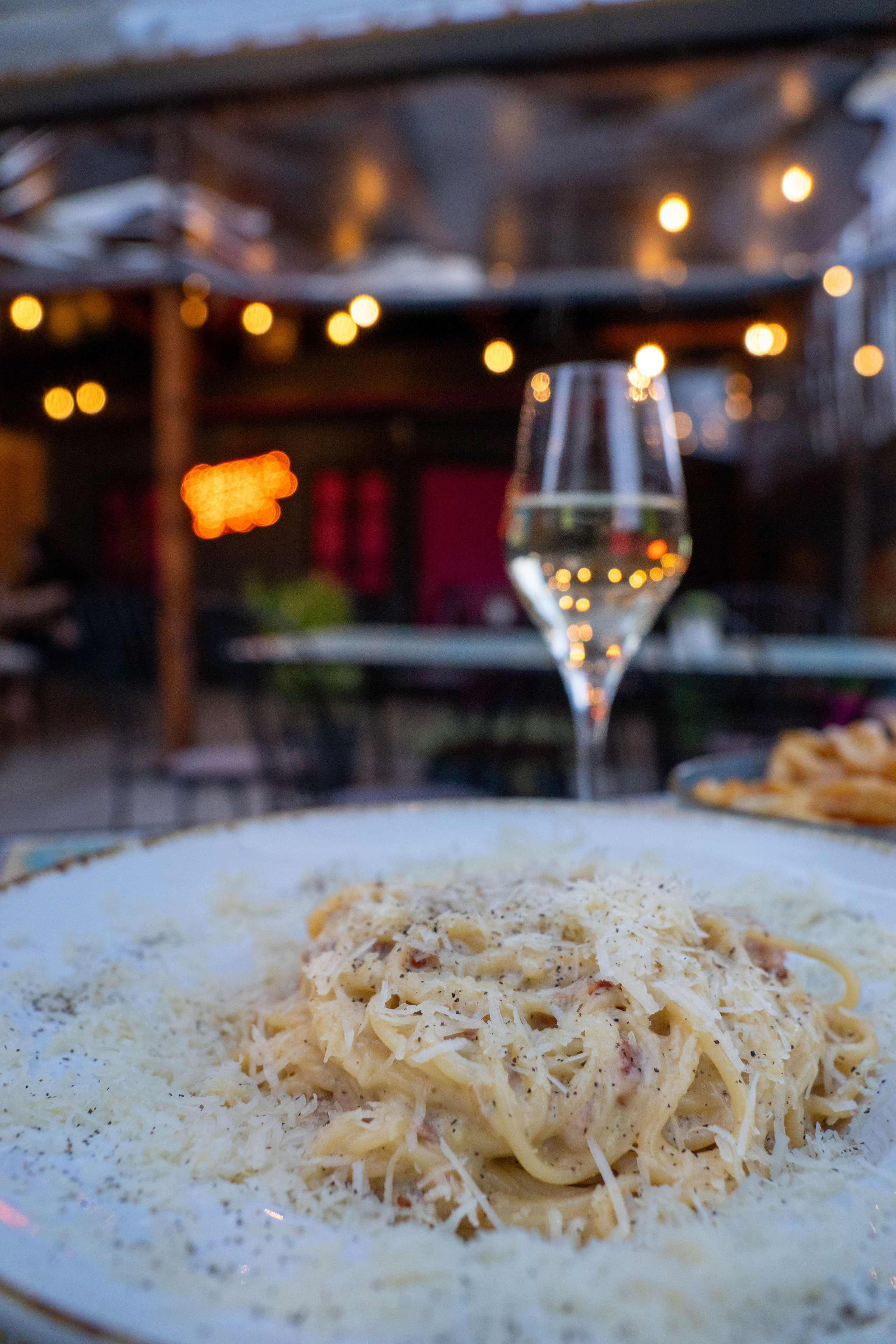 Adam’s. Creste si calatoreste