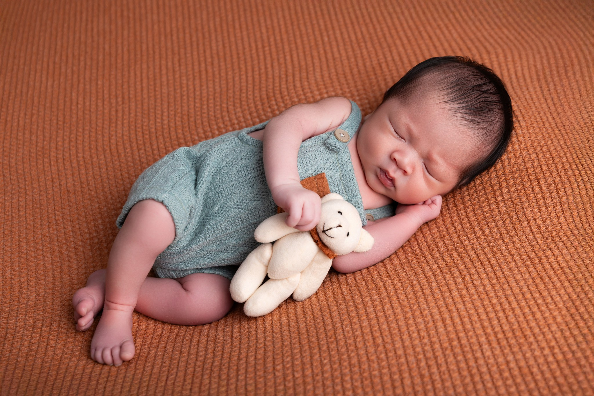 Hudson Newborn Photoshoot. Professional family, maternity & newborn photographer in North Charleston, SC, creating timeless portraits