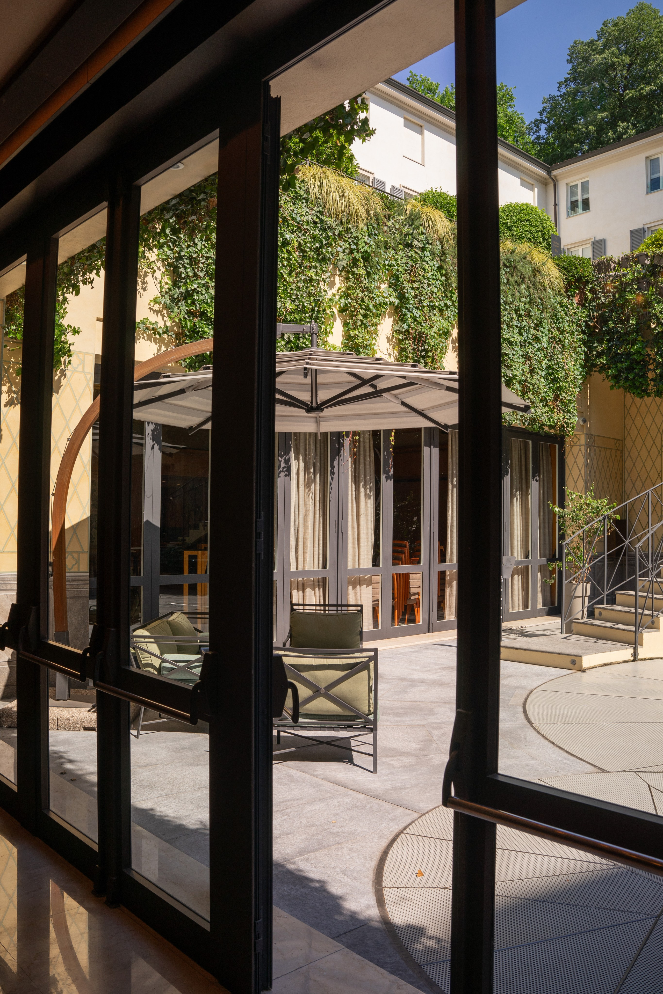 Four Seasons Milan. Hotel and travel photographer