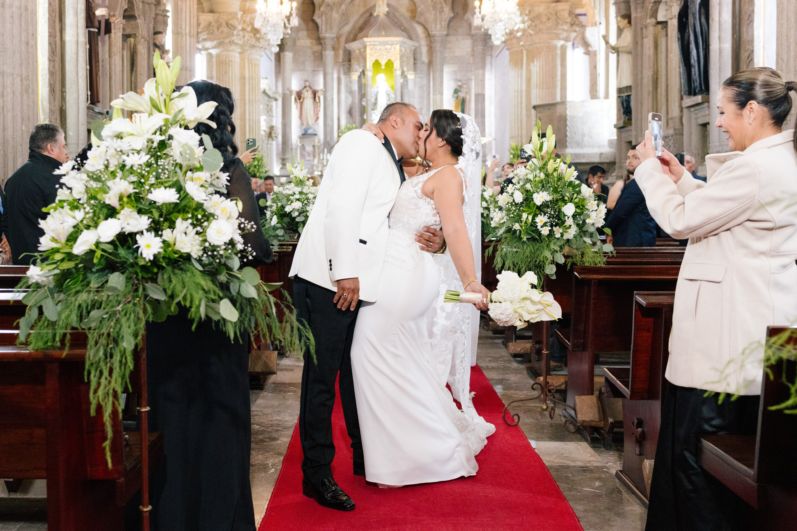 Alejandra y Salvador. Principal