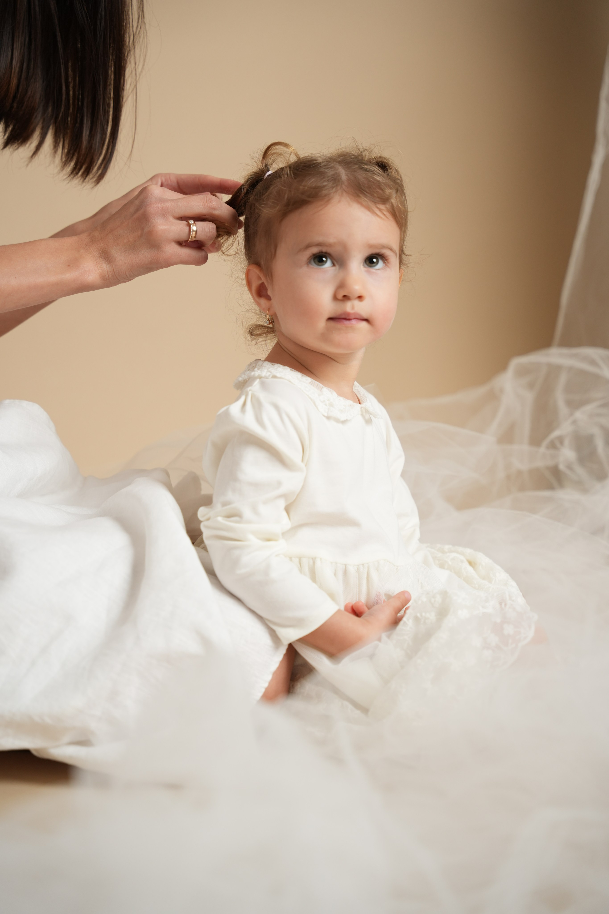 Ksenya and Stesha. Professional Photographer Abu Dhabi, Dubai — Yulia Ismoilova | 2025