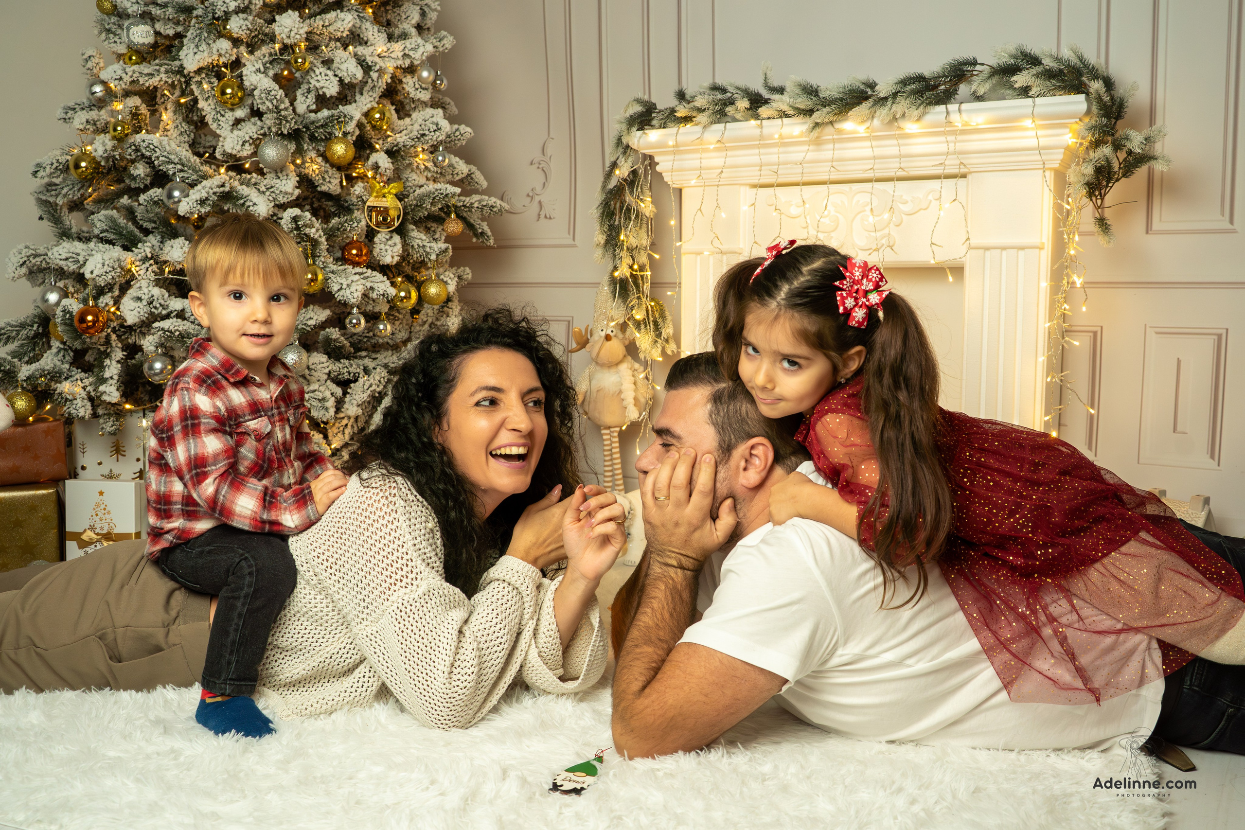 Sedinta foto de familie Craciun. Adelinne — fotograf profesionist în Constanța pentru familii, bebeluși și evenimente