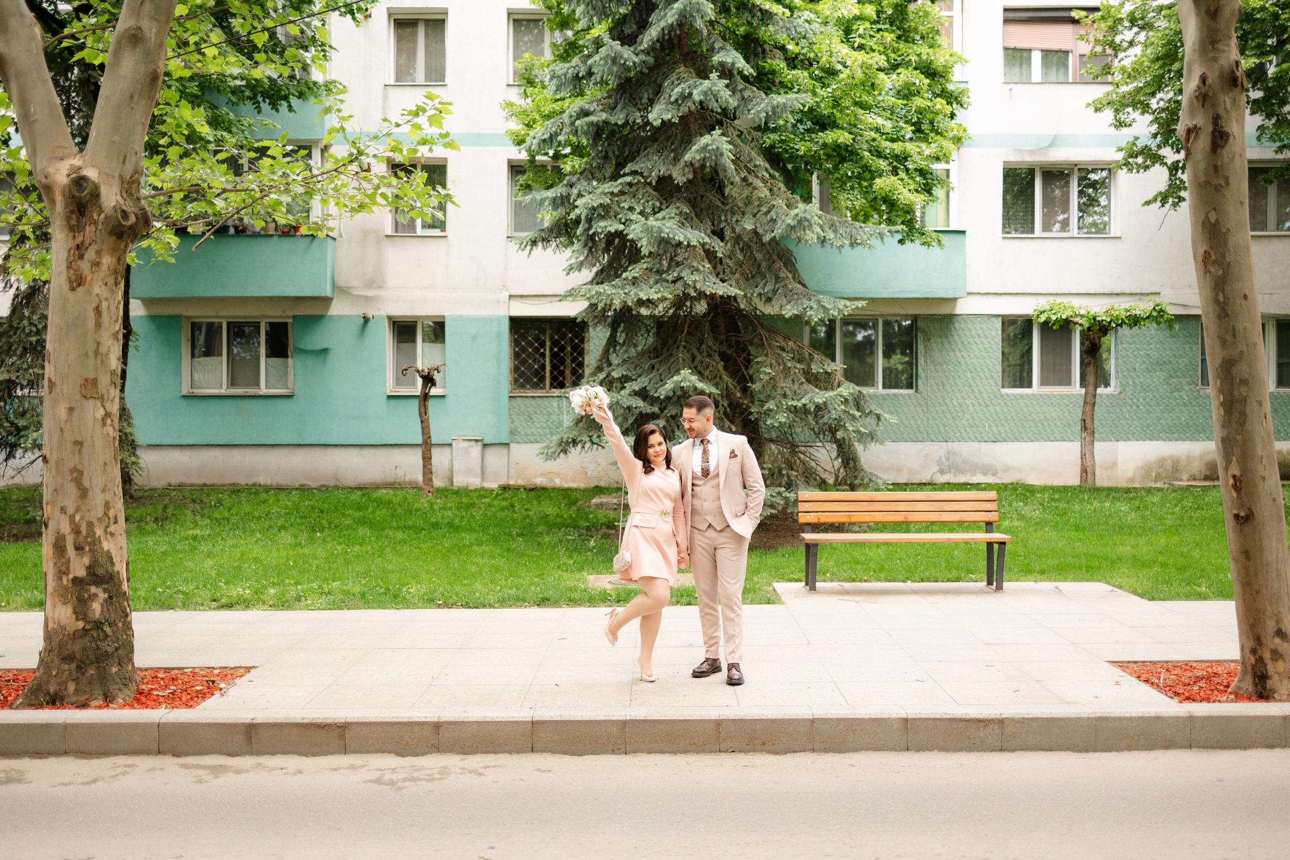 Olivia & Alex. Wedding Photographer, based in Iasi, Romania, but will travel all over the globe to make sure you look amazing in all your wedding photos