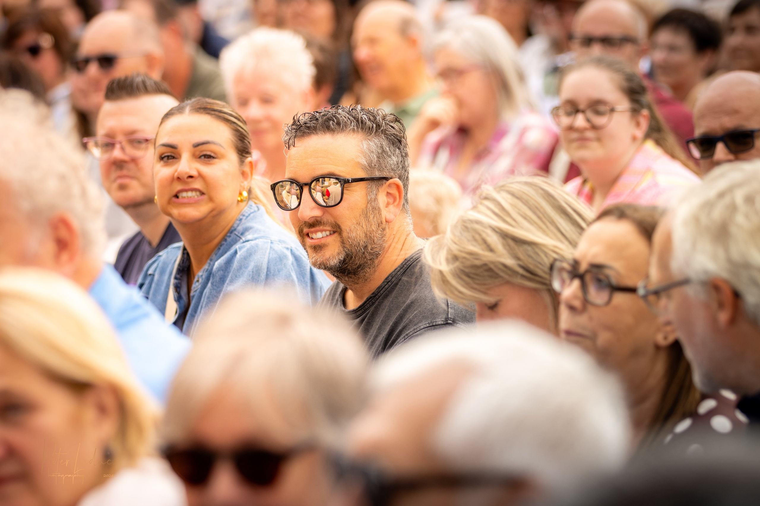 Lachfestival Houthalen-Helchteren. Peter Leduc is een passionele hobbyfotograaf uit België, gespecialiseerd in creatieve fotografie, visuele verhalen en unieke fotoprojecten