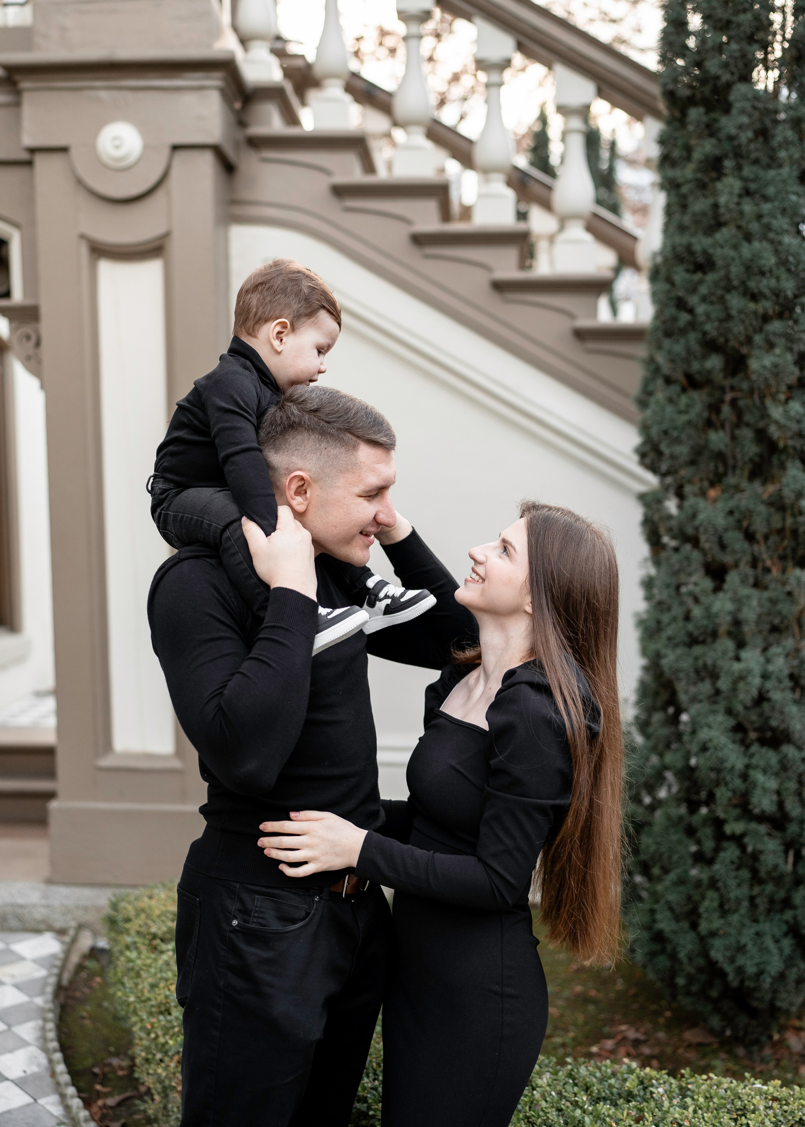 Artem, Nadia & Elisha. Family photographer in Sacramento | Sofia Pavenko