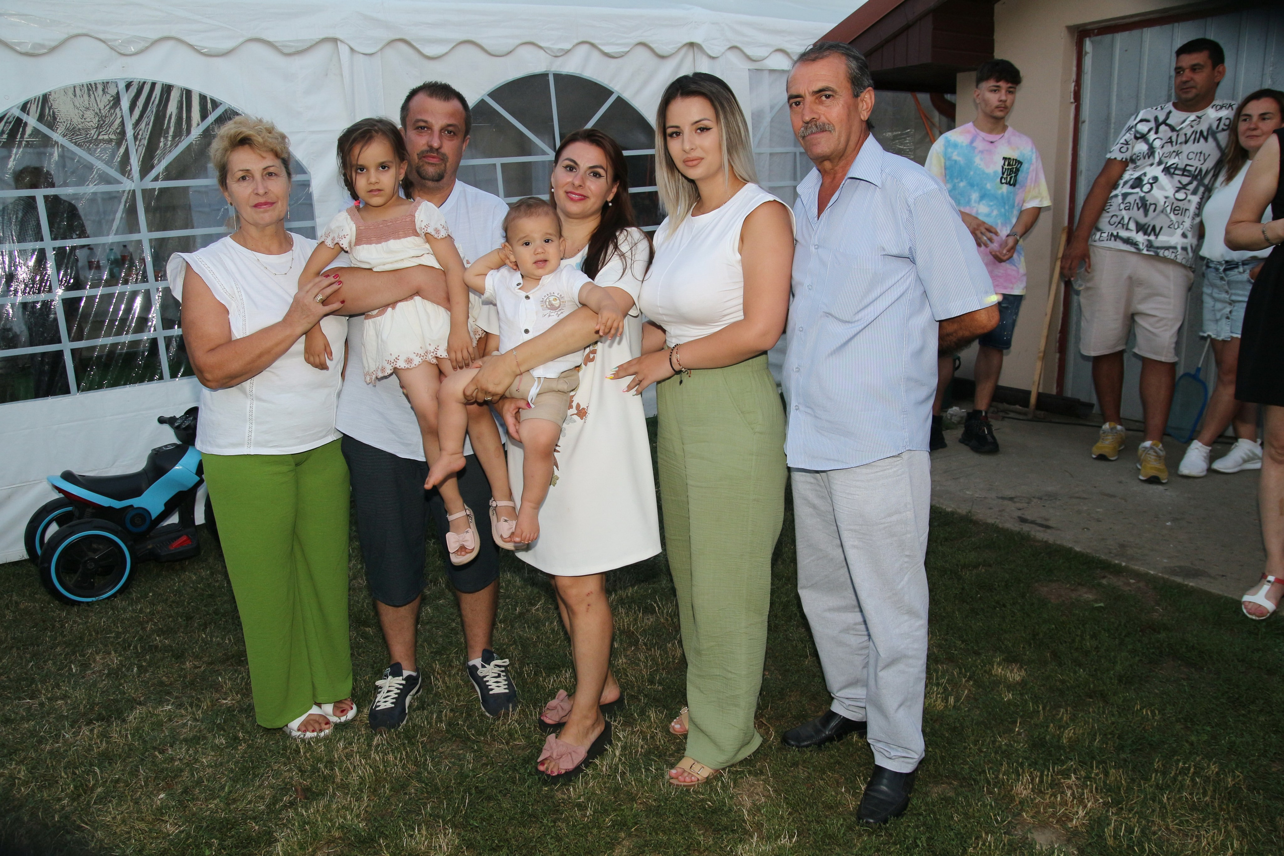 BYZO MEDIA. PETRU BYZO - family and children photographer in ROMANIA