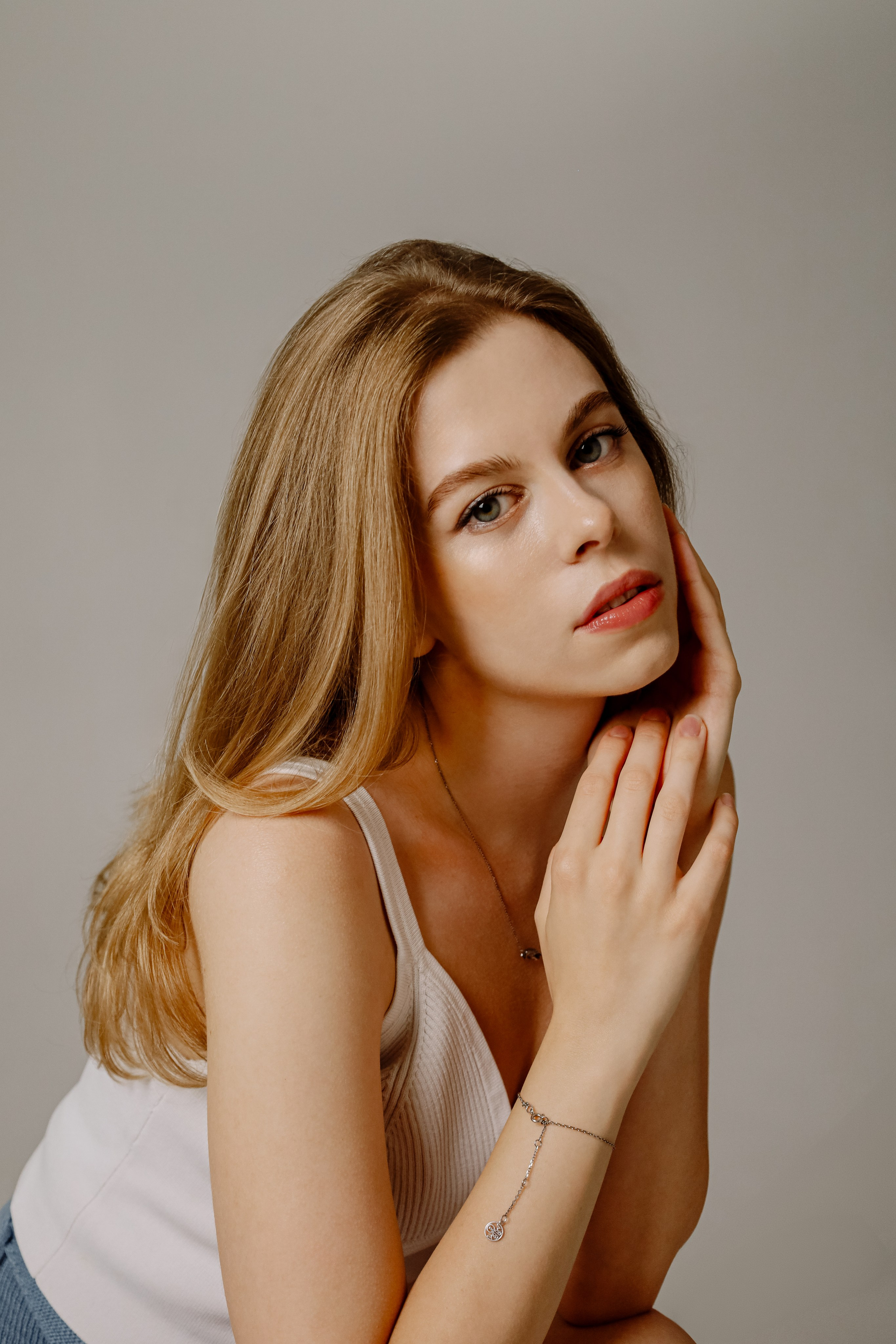 Studio Photoshoot of Irina in Paris | Vlada Photo Art. Photographer in Paris: Vlada PhotoArt