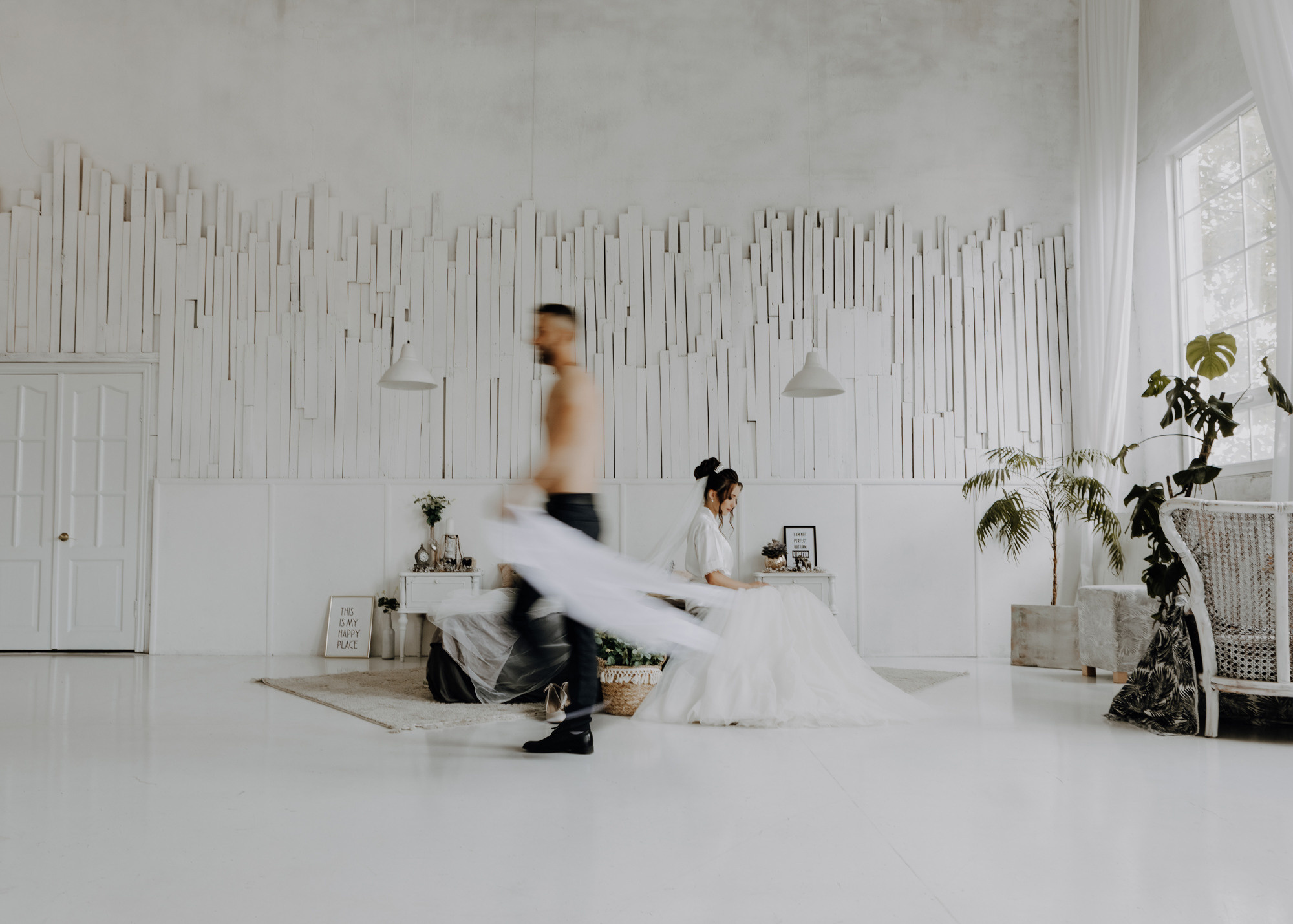 Costel si Mihaela. Wedding photographer and videographer