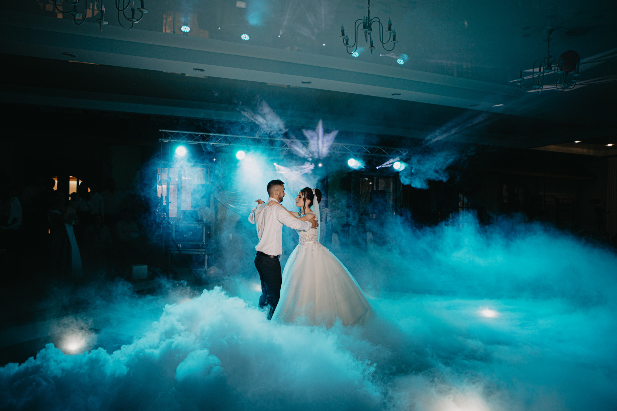 Costel si Mihaela. Wedding photographer and videographer