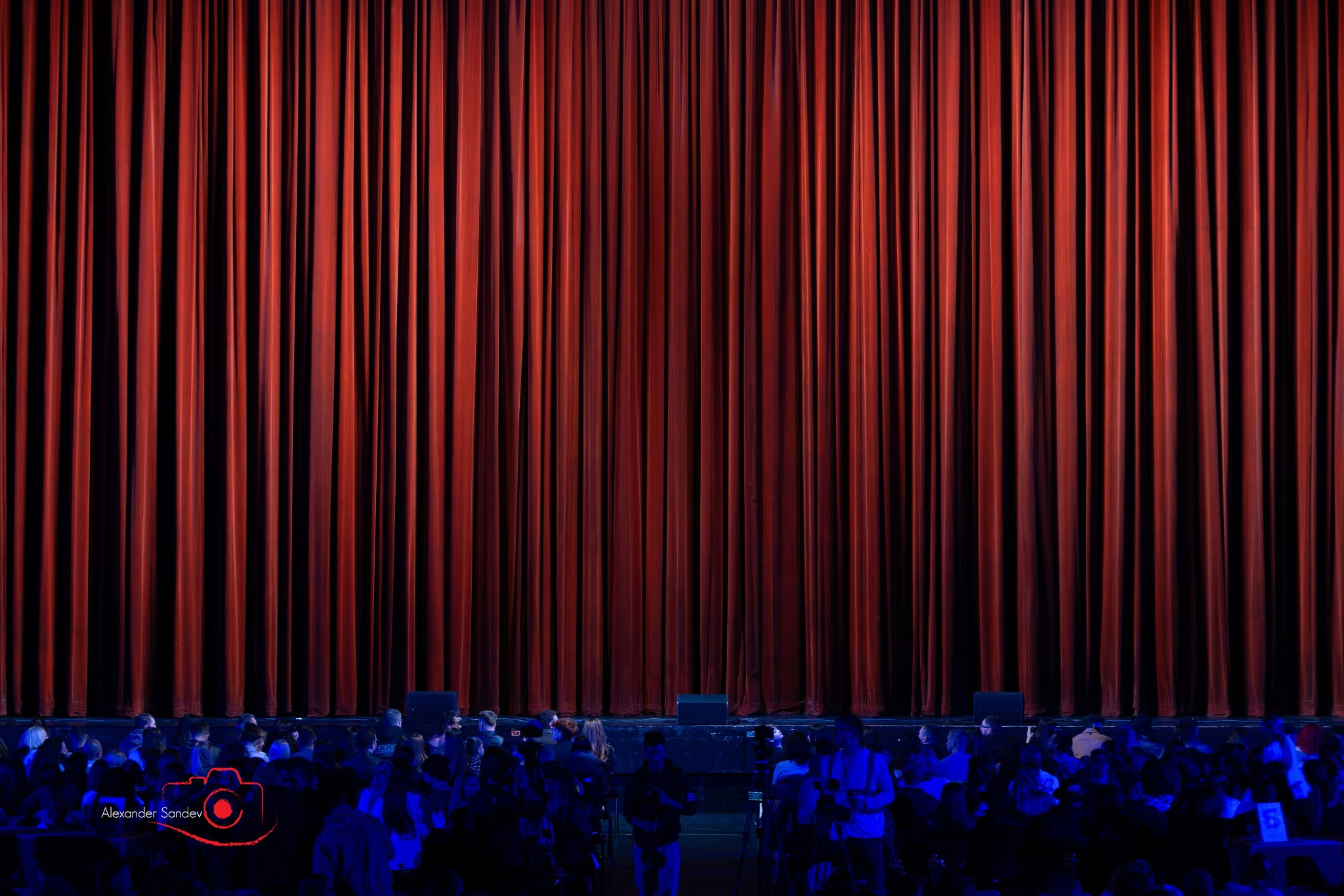 МОЛЕЦ на живо в НДК - 04-05.11.2025 г. Александър Сандев - website