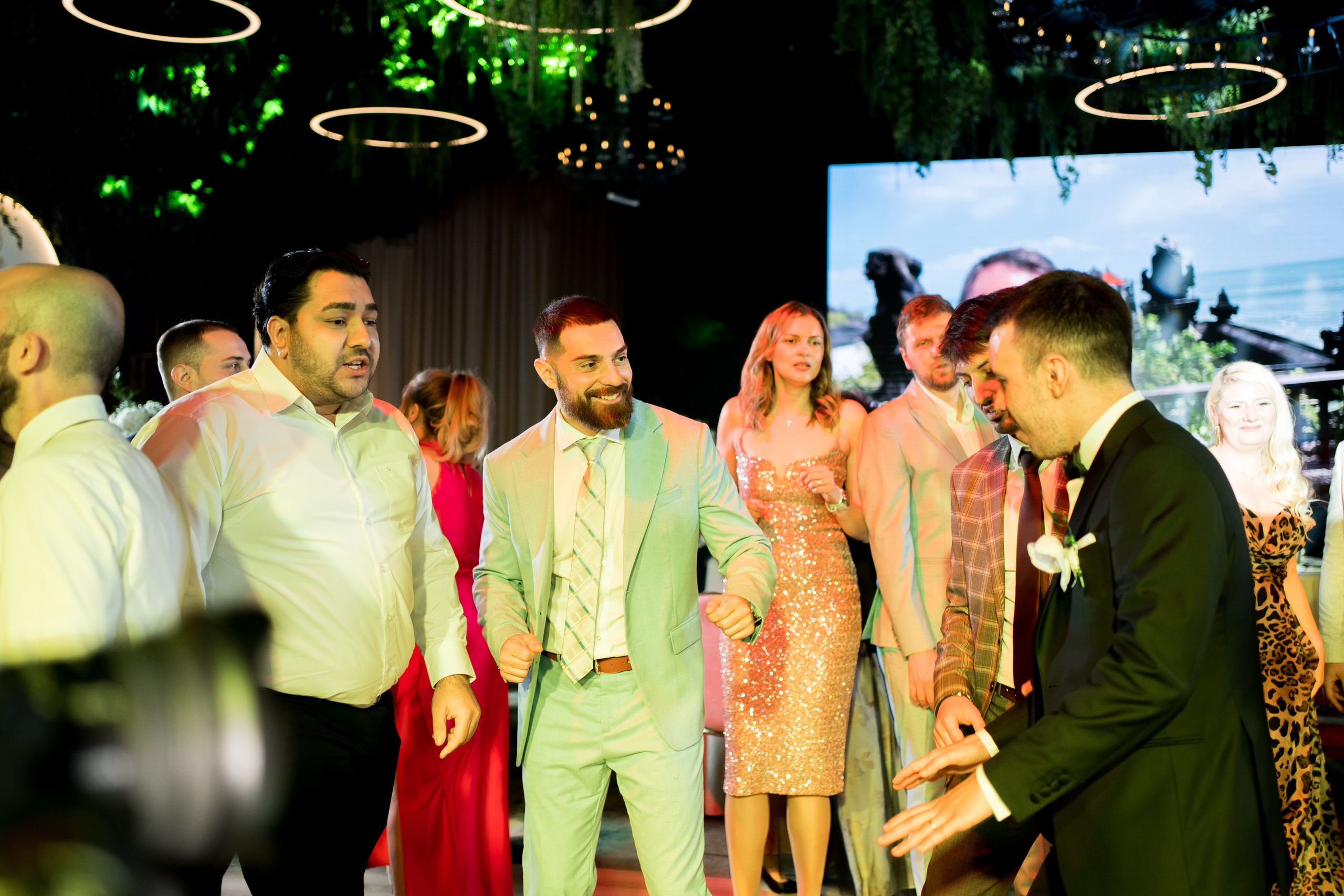 PARTY. Gabriel Florea — Fotograf nuntă București