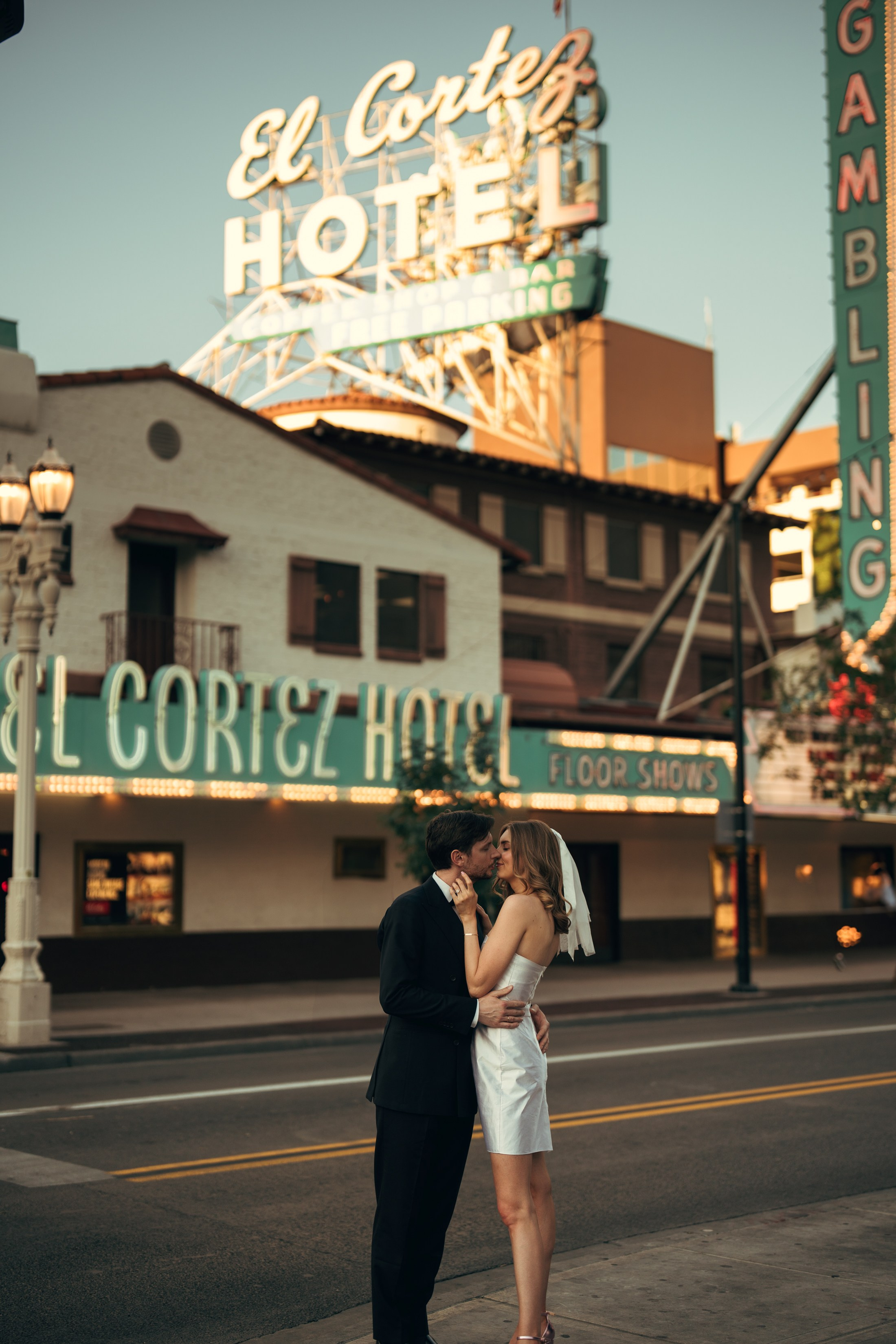 Sabrina&Patrick. Wedding & elopement photographer Viktoriya Kravtsov. Las Vegas