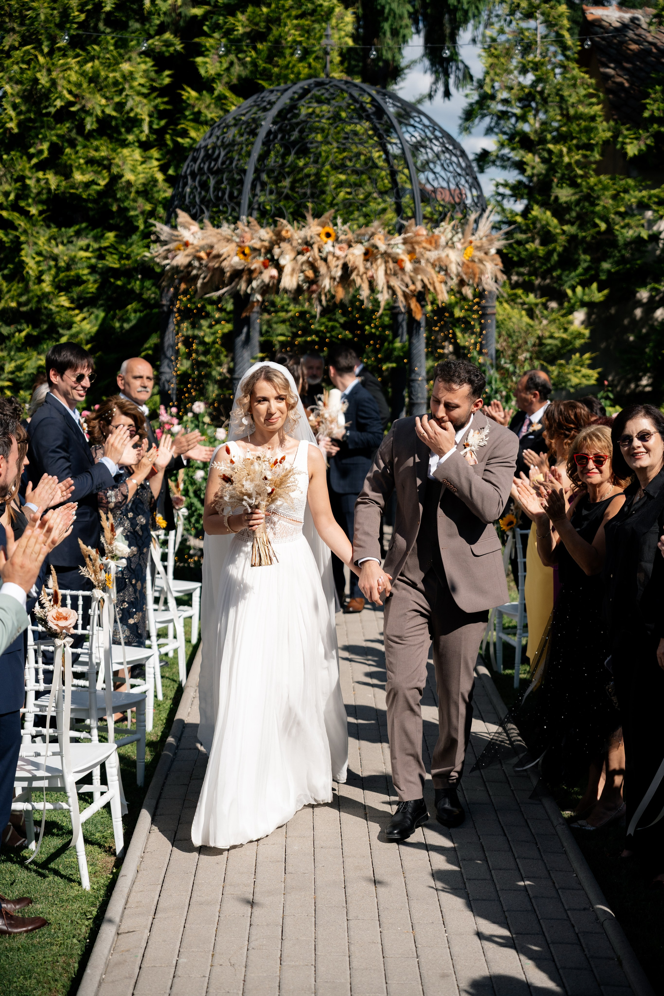 Octavia & Theo. Destination Wedding Photographer Alex Pasarelu