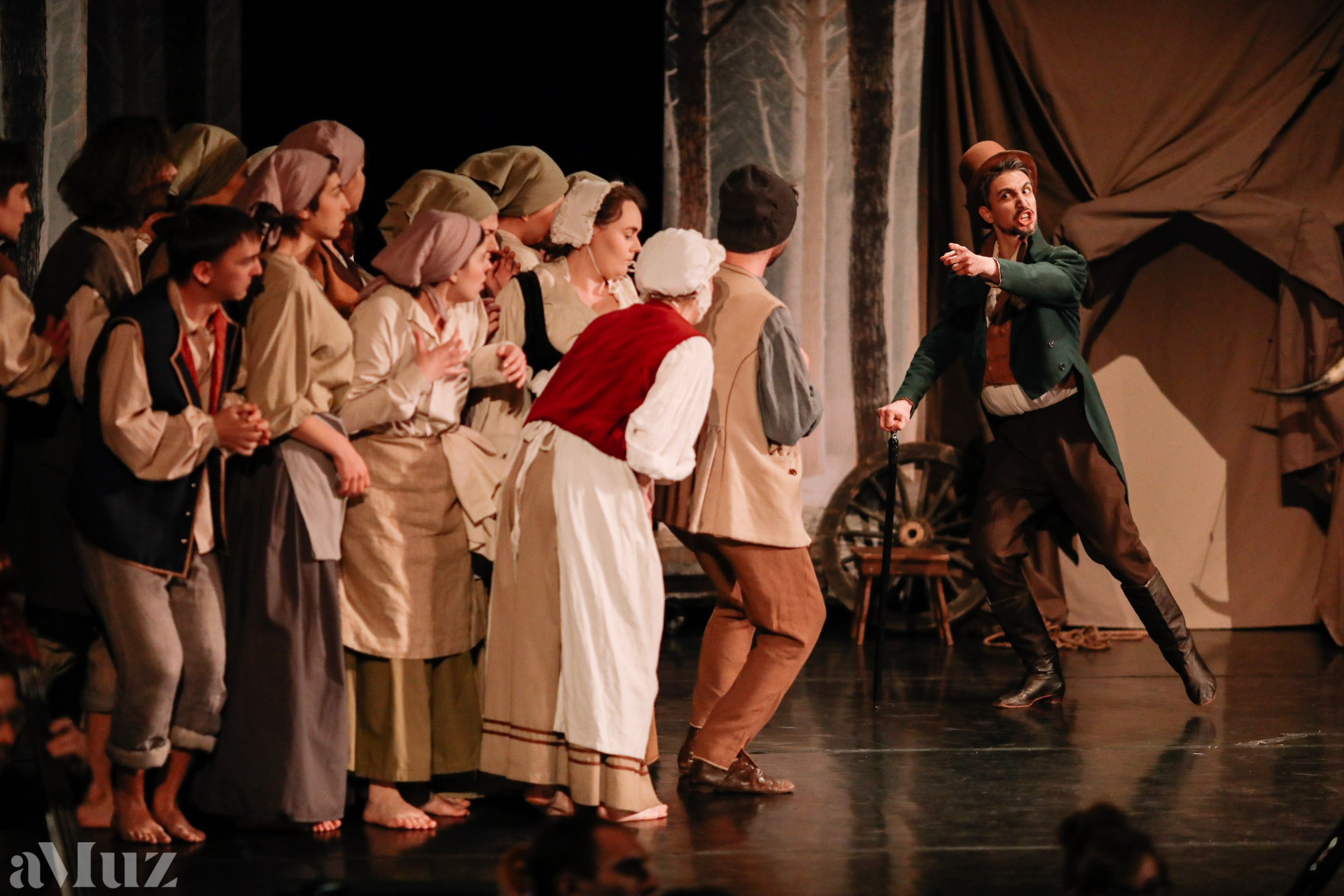 Opera Łąkowa. Fotograf Ślubny Warszawa - Sesje Biznesowe Rodzinne Eventy