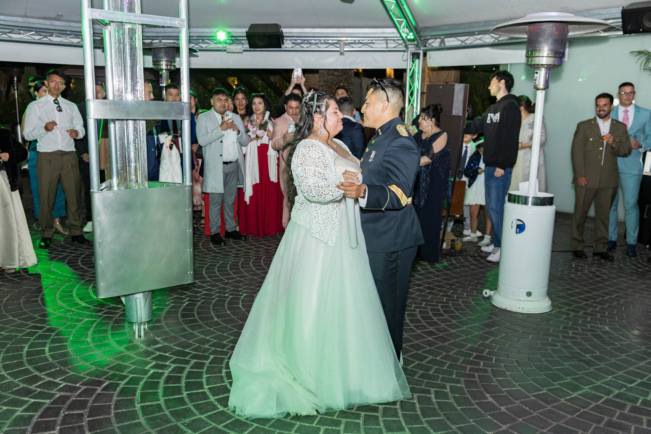 Alisan & Christofer – 2 de mayo de 2025. Rainbox Estudio de Fotografía