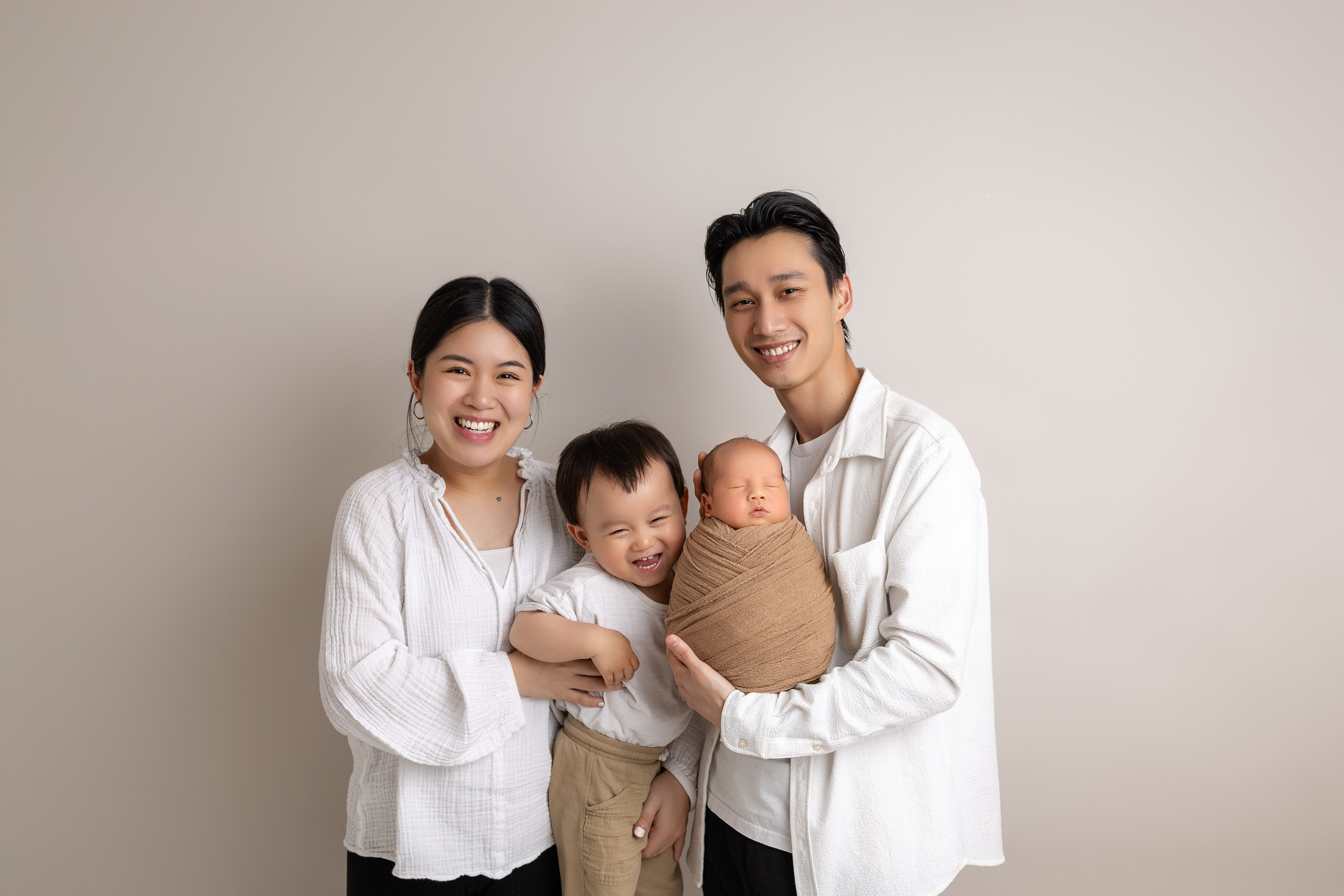 Neugeborene. Neugeborene- Schwangerschaft- und Kinder Fotografin in Lehre