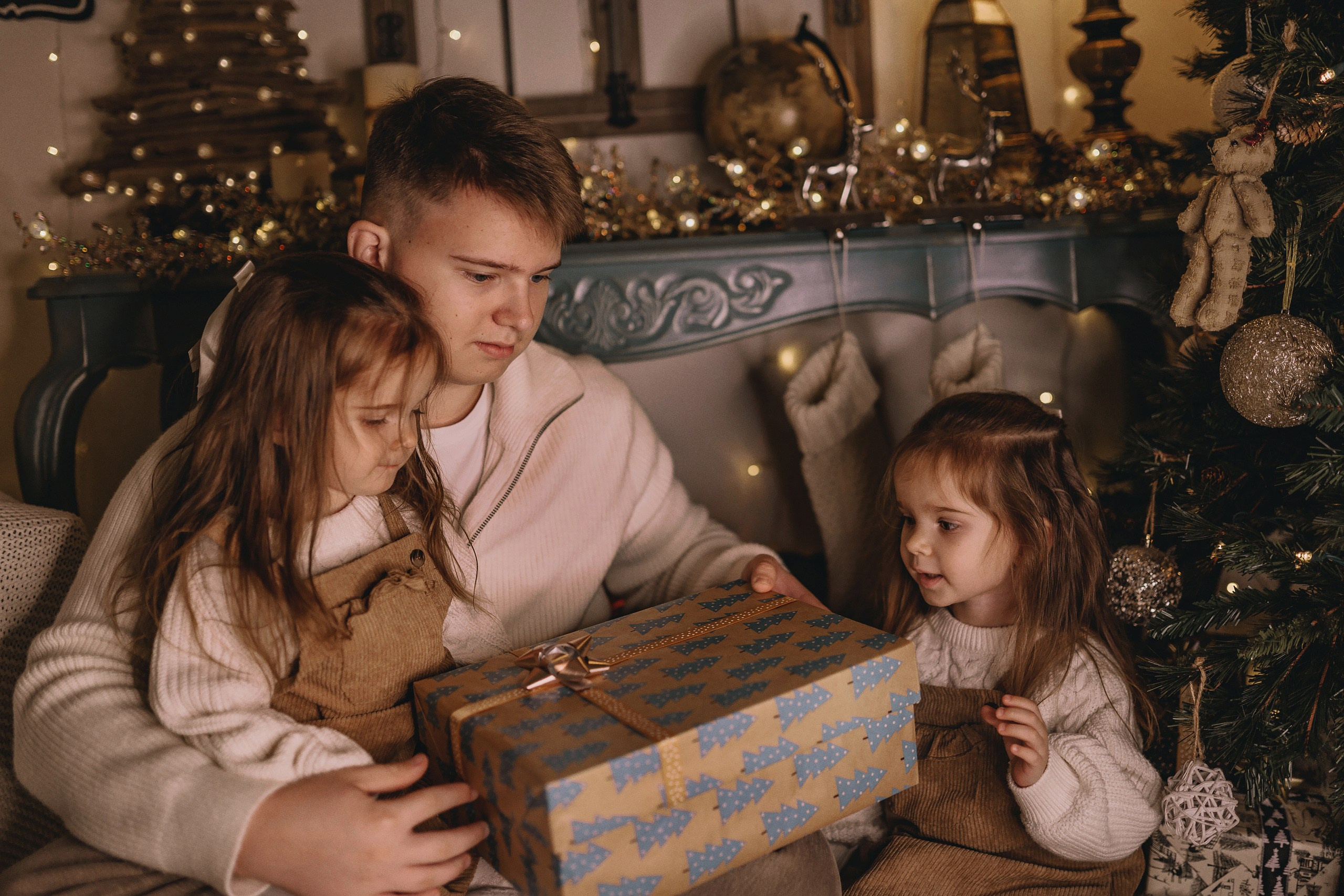 11.26.2025 Christmas Photoshoot. Wedding family event photographer in Chicago Nick Yushevich