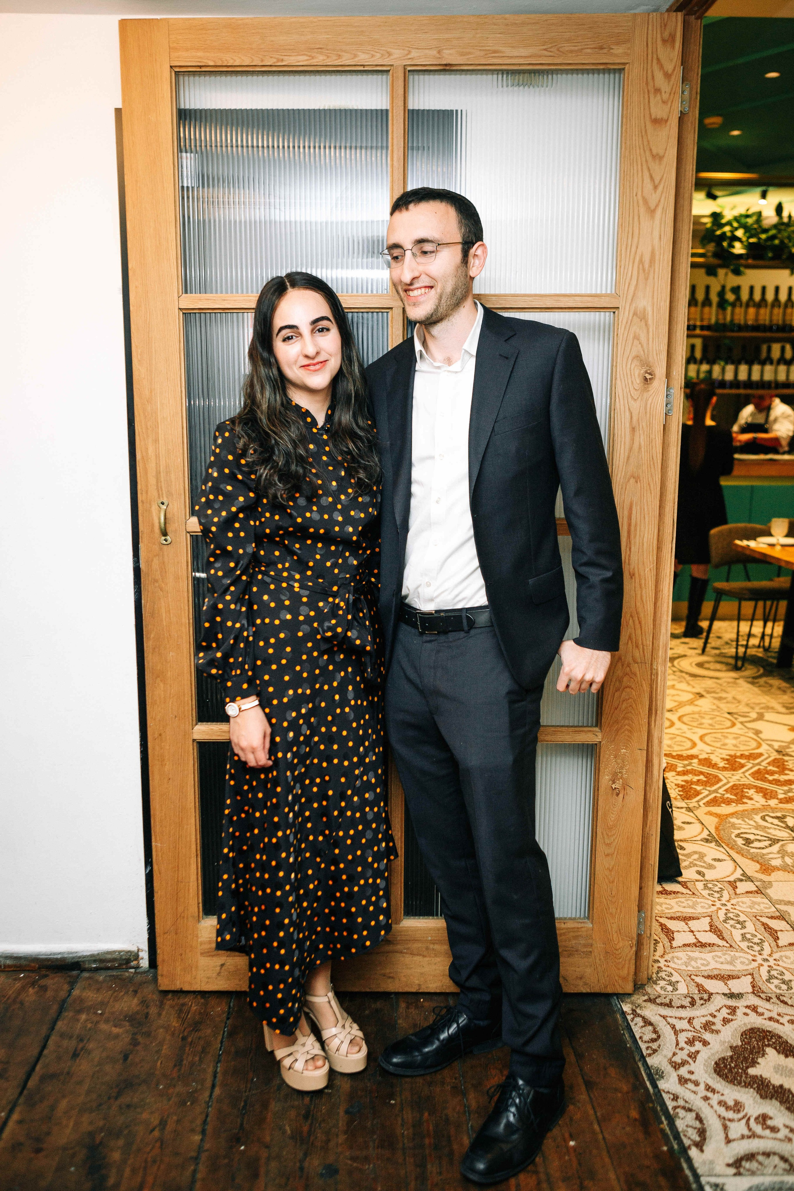 PARTY IN A RESTAURANT WITH THE WHOLE FAMILY. Https://shi-photo.com/