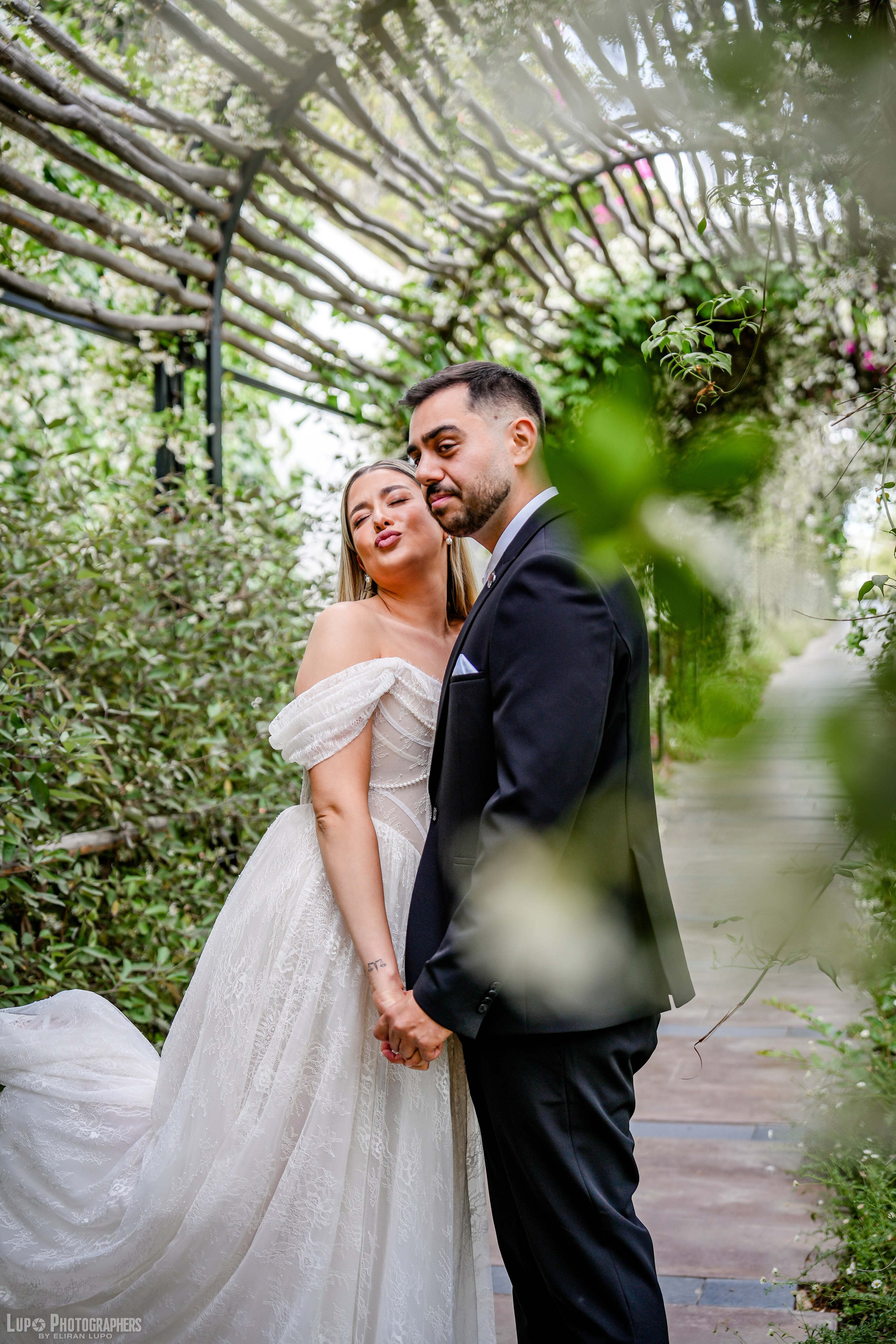 Tevel & Elad. לופו צלמים — צילום חתונות ואירועים