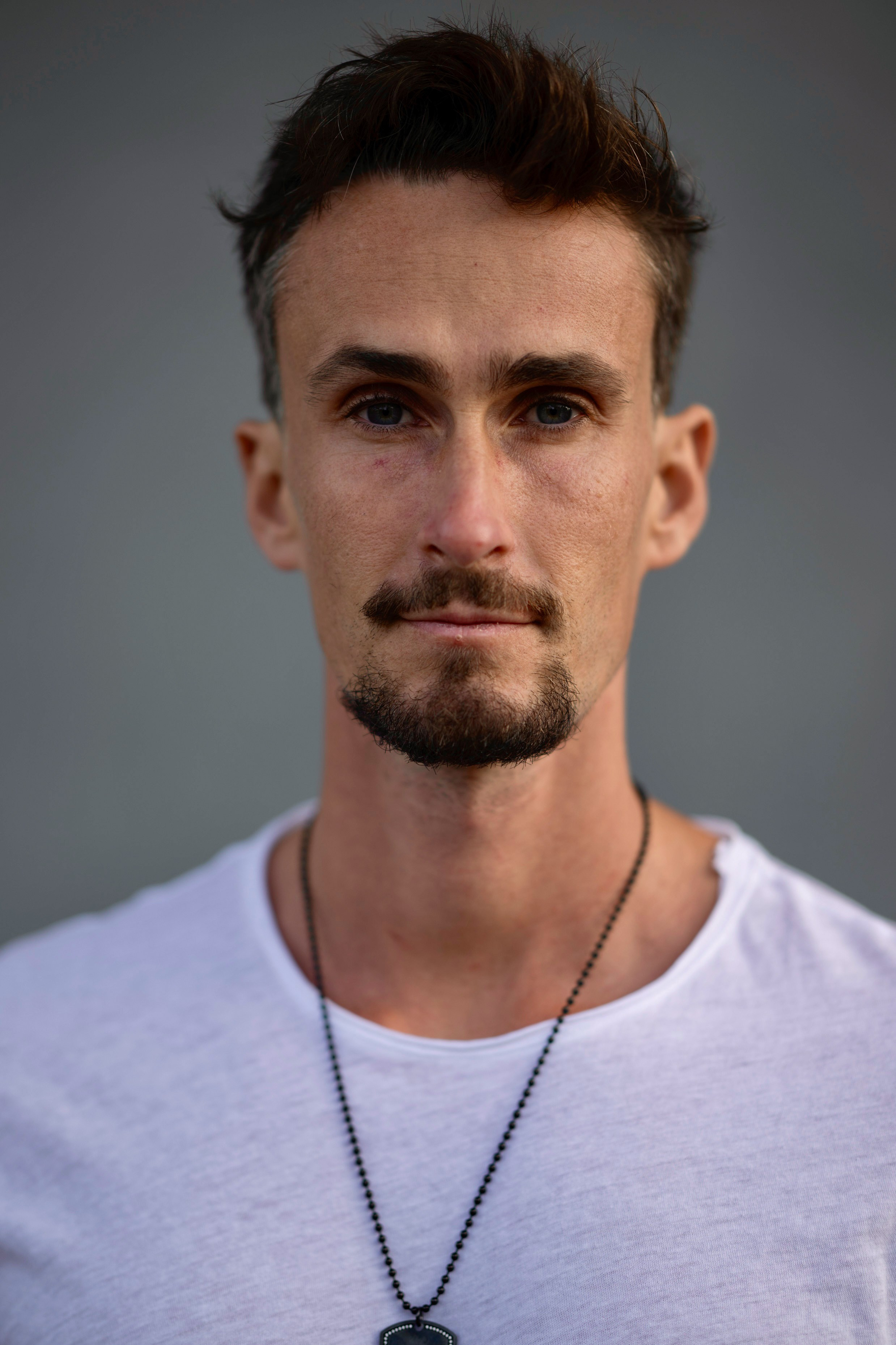 Headshot Business Retoucher Olha Kompaniiets. Professional high end photo retoucher Olha Kompaniiets