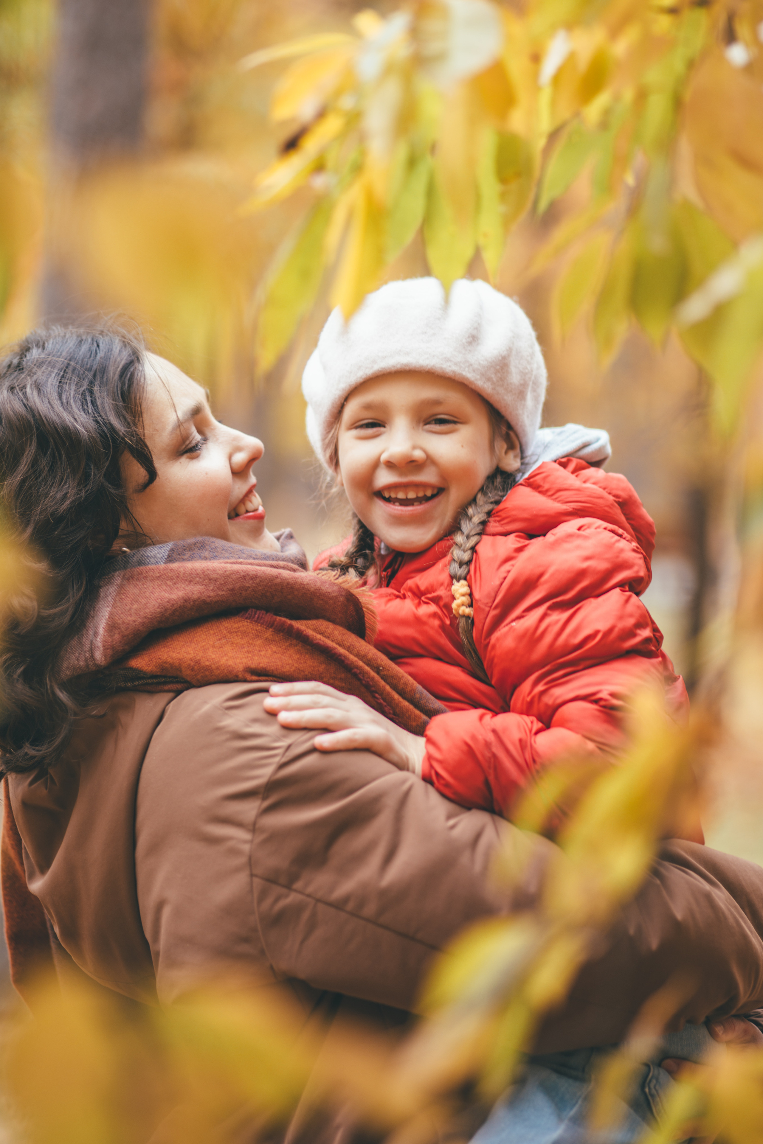Natalie and kids. Portrait family photographer in Berlin Elena Zakh