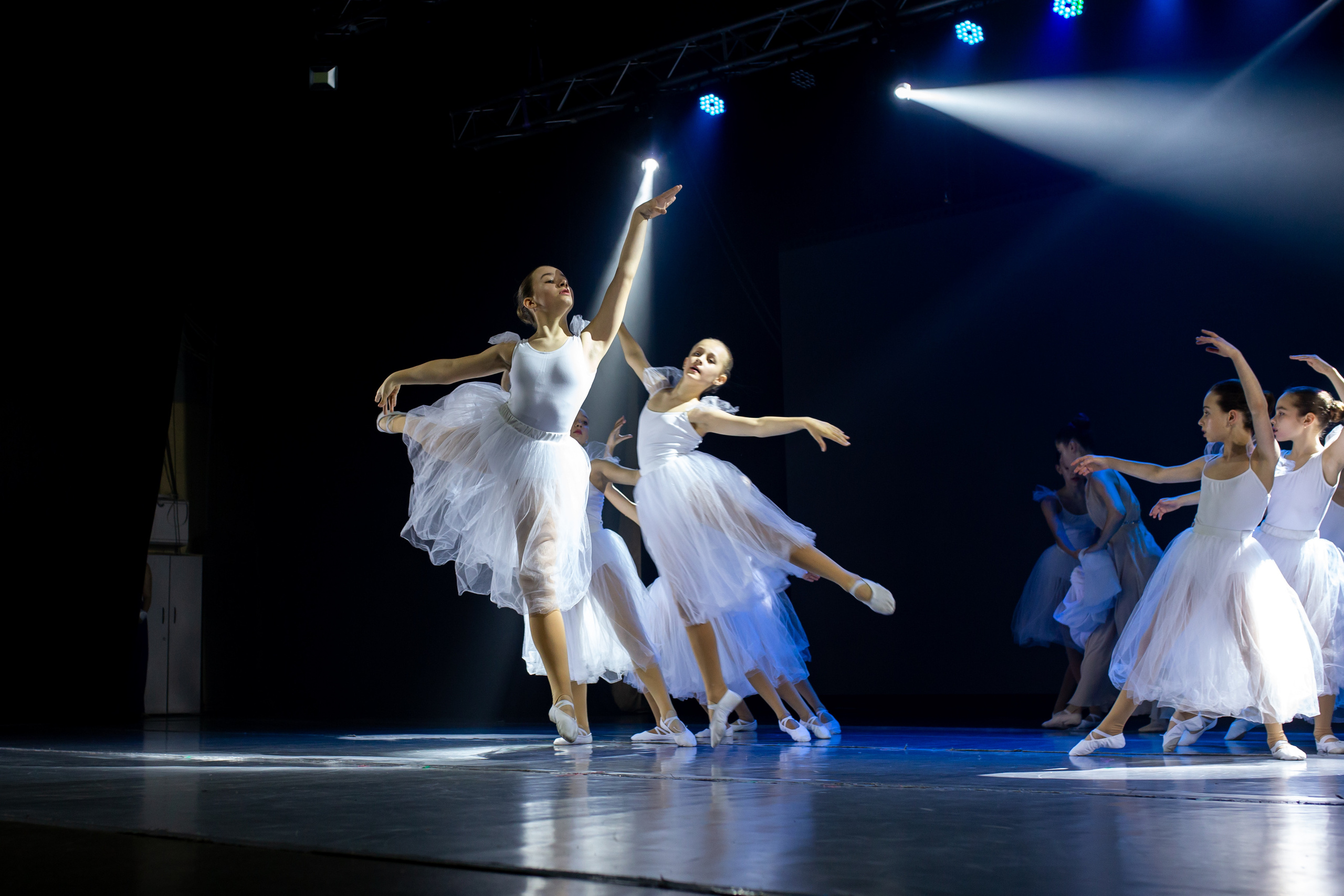 Dance school concert. Portrait family photographer in Berlin Elena Zakh