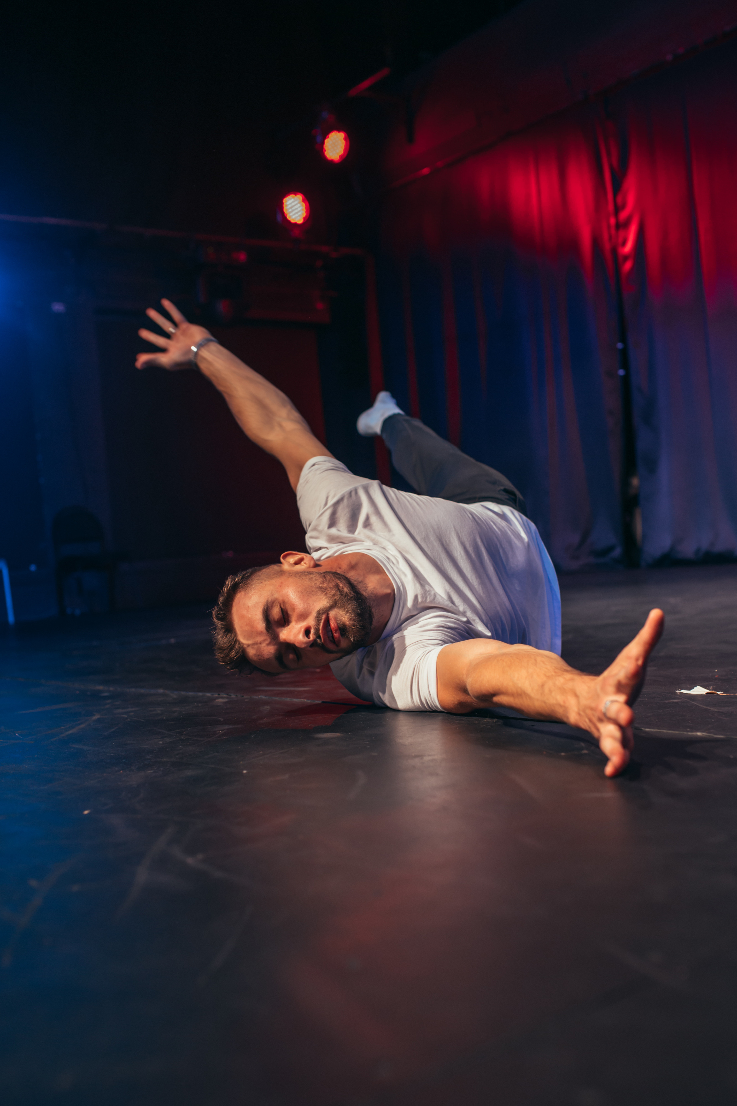 Creative performance “our thoughts”. Portrait family photographer in Berlin Elena Zakh