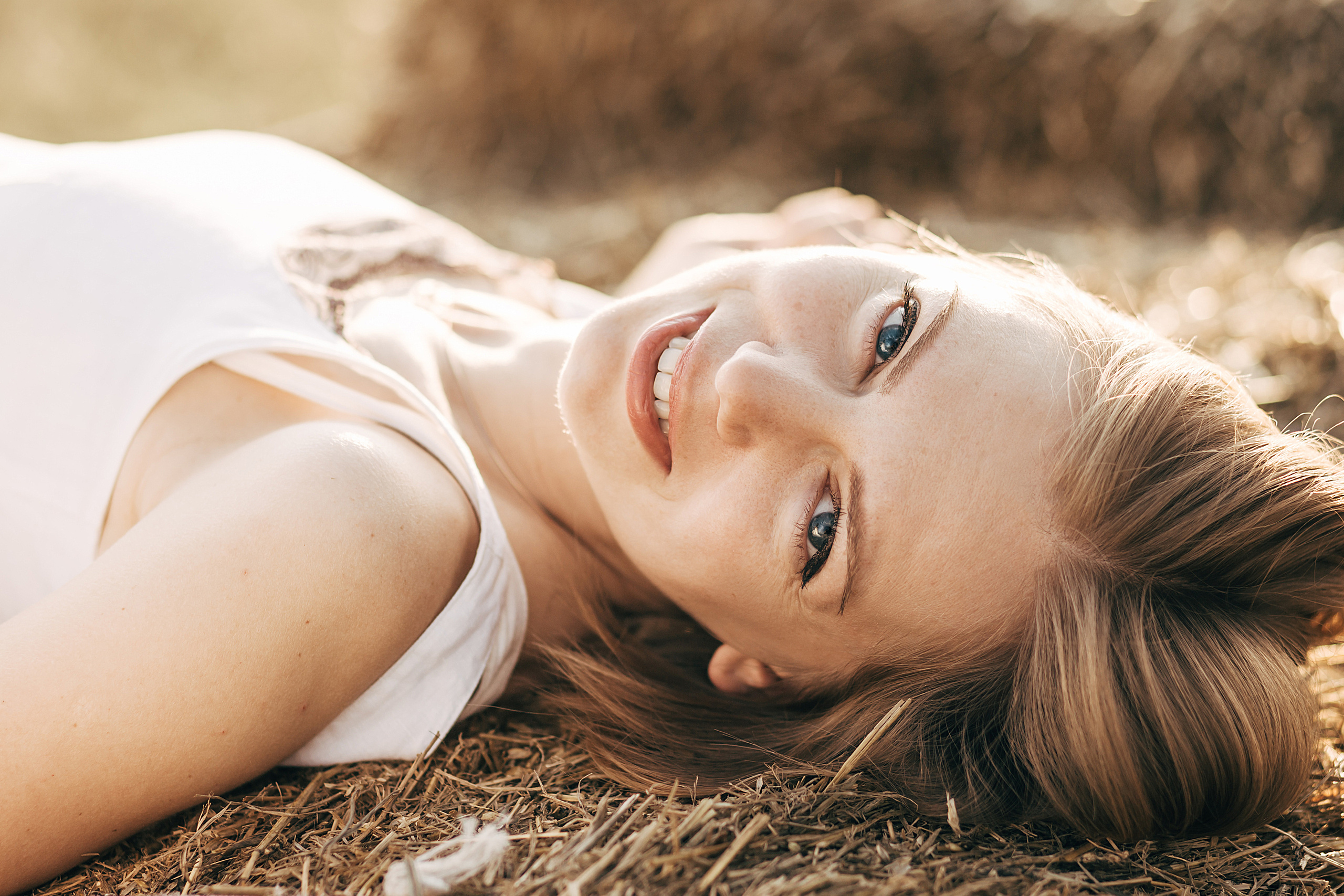 Anya, Tolik, Olya. Portrait family photographer in Berlin Elena Zakh