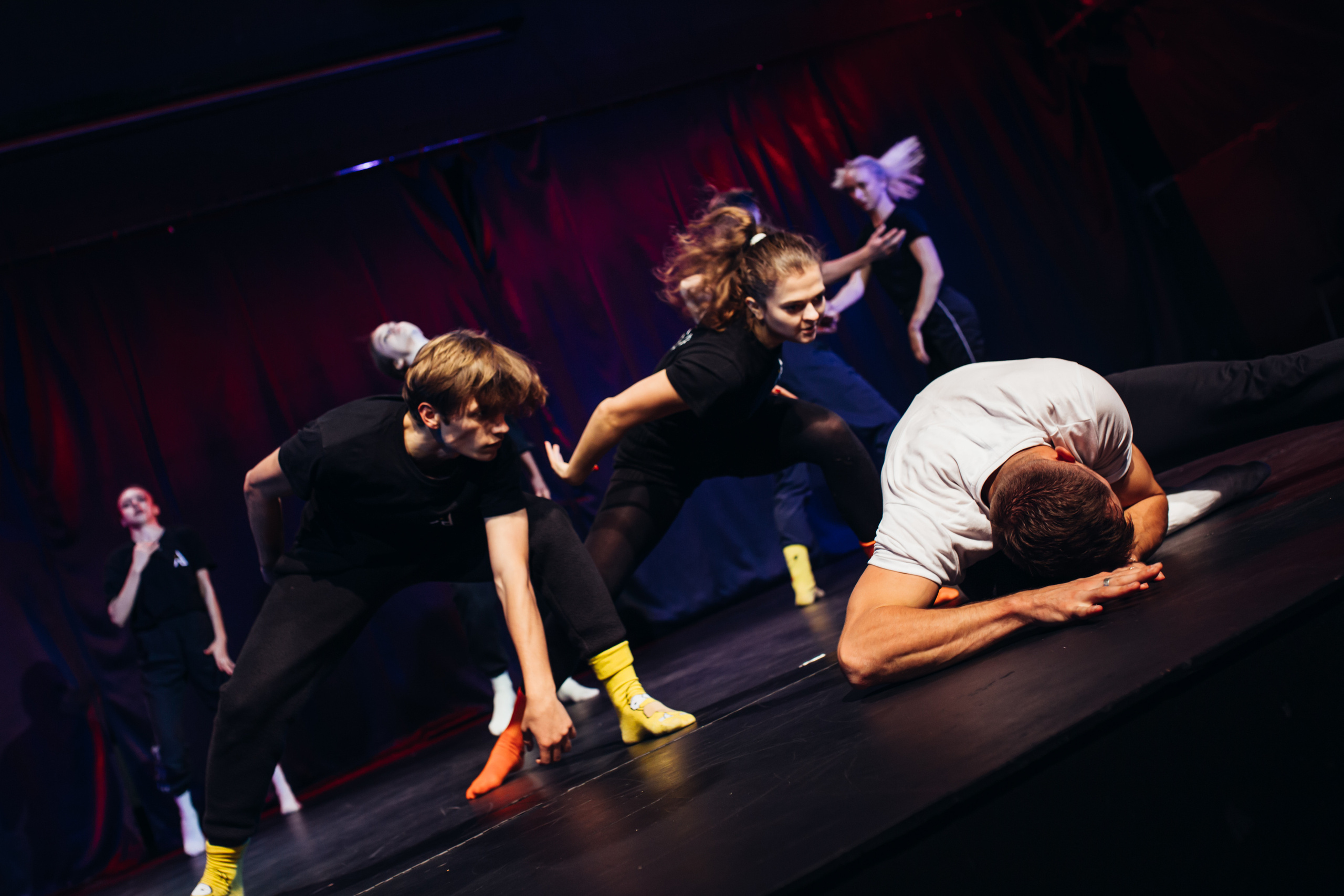 Creative performance “our thoughts”. Portrait family photographer in Berlin Elena Zakh