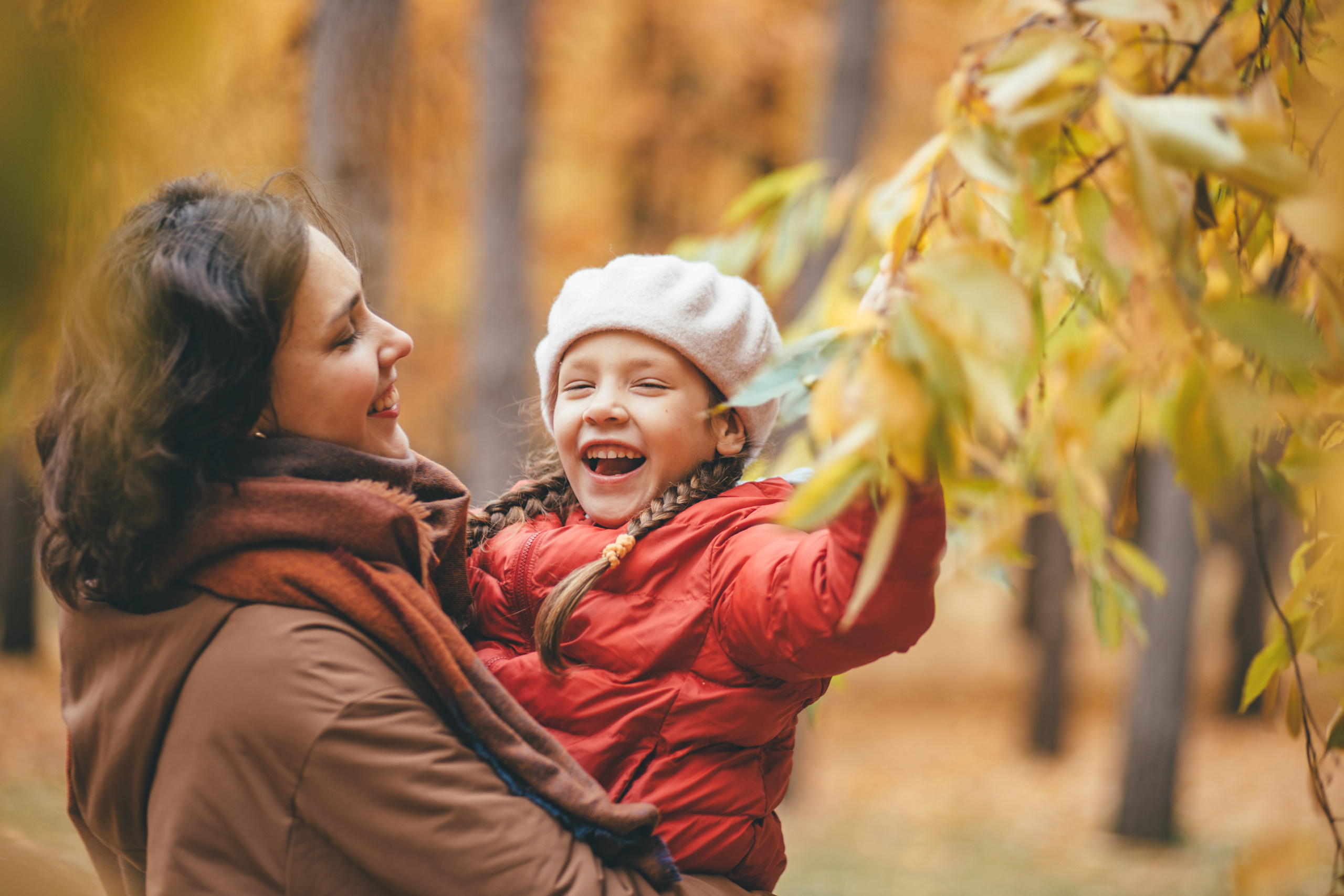 Natalie and kids. Portrait family photographer in Berlin Elena Zakh
