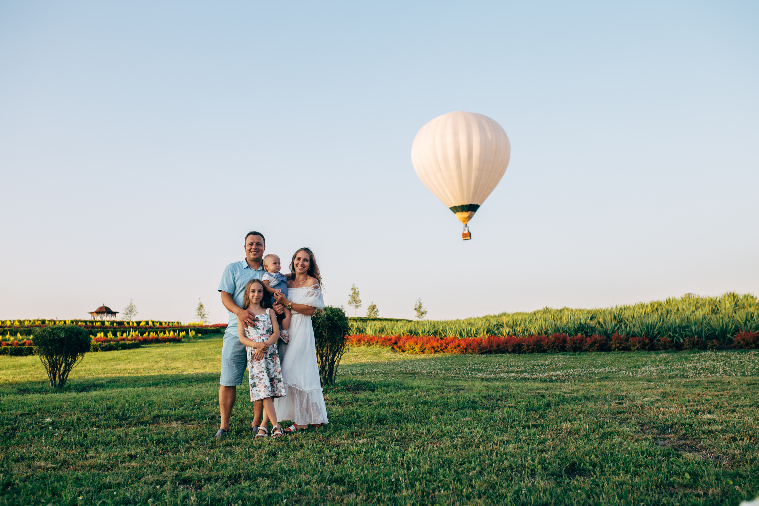 Dobropark. Portrait family photographer in Berlin Elena Zakh