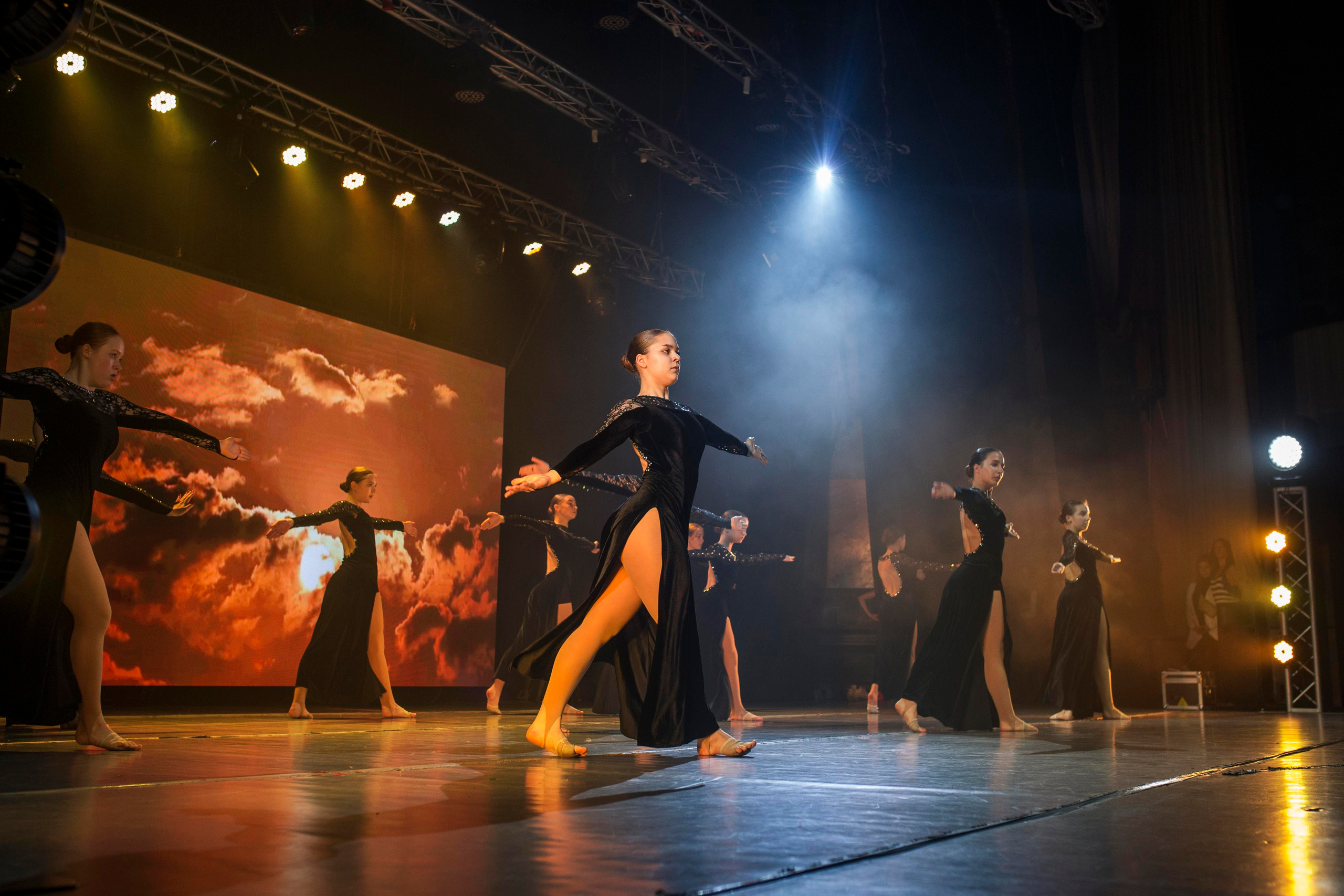 Dance school concert. Portrait family photographer in Berlin Elena Zakh