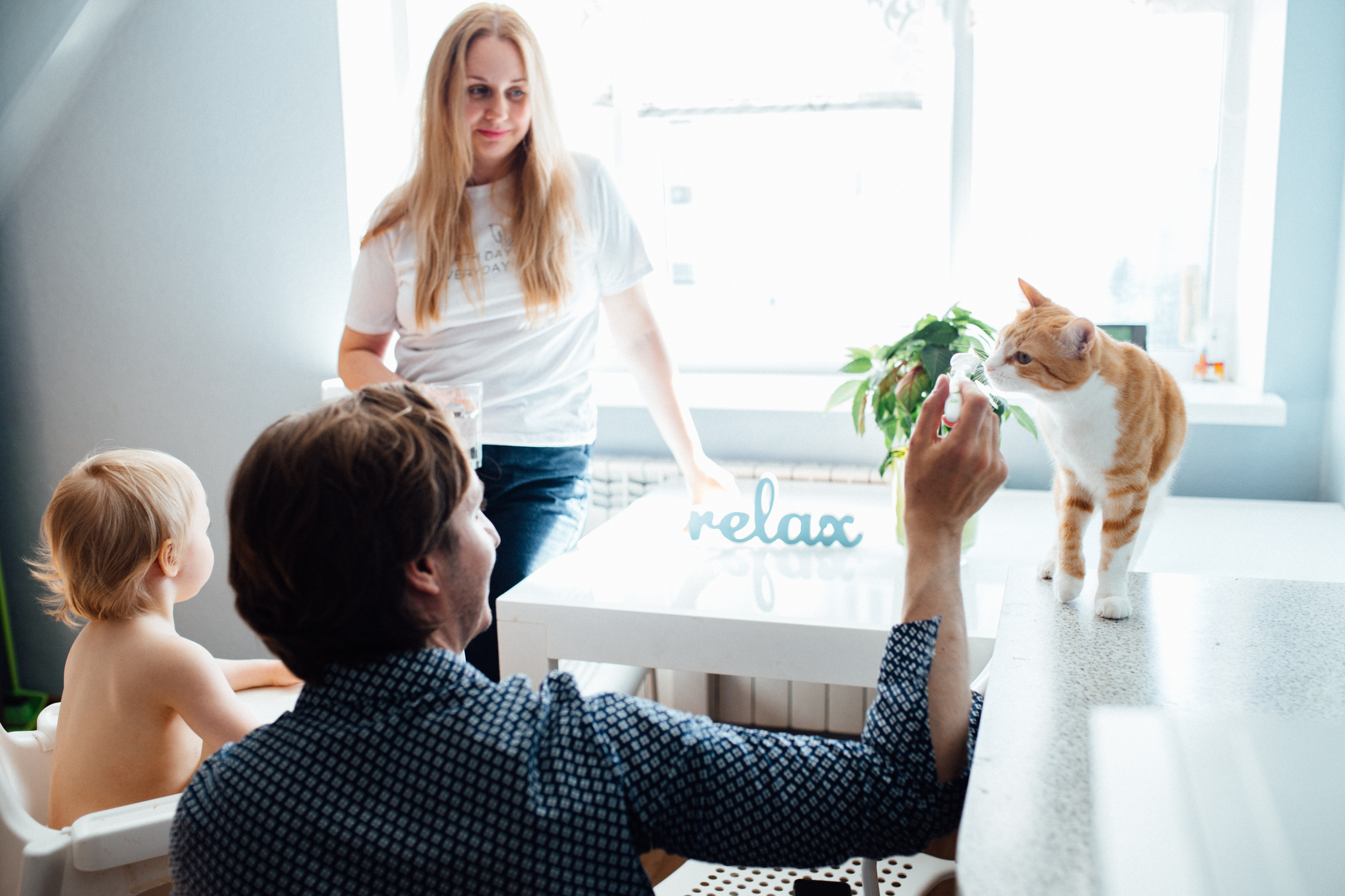 Vera’s home photo shoot. Portrait family photographer in Berlin Elena Zakh