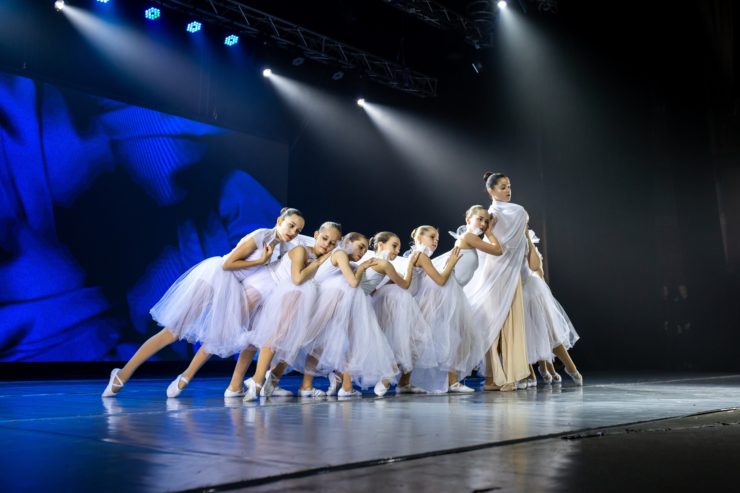 Dance school concert. Portrait family photographer in Berlin Elena Zakh