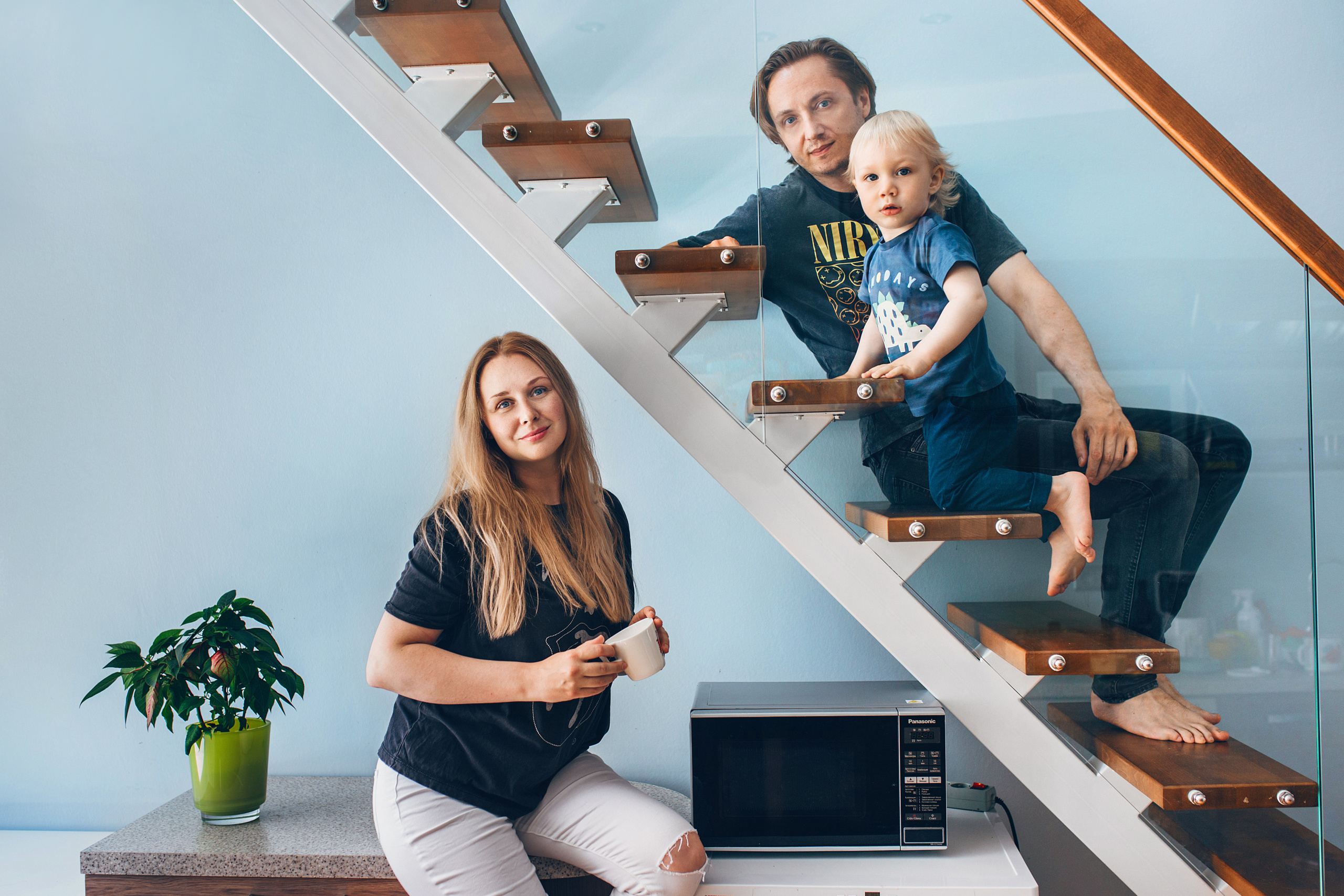 Vera’s home photo shoot. Portrait family photographer in Berlin Elena Zakh