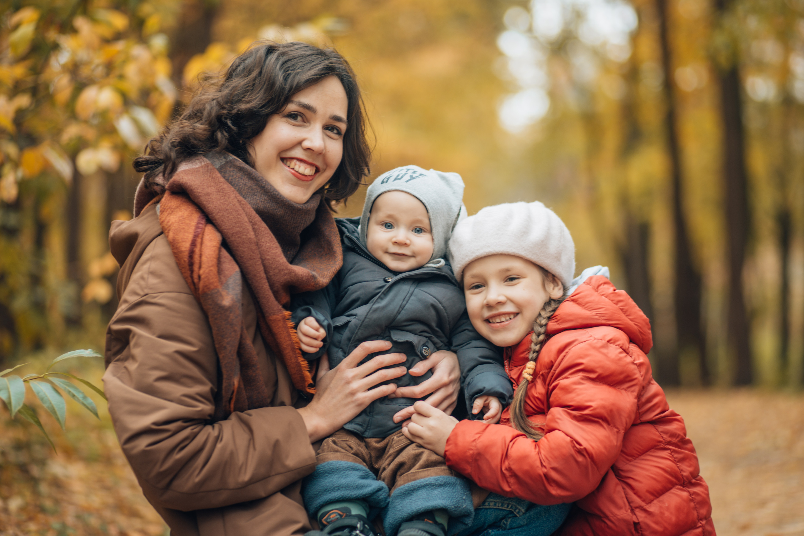 Natalie and kids. Portrait family photographer in Berlin Elena Zakh