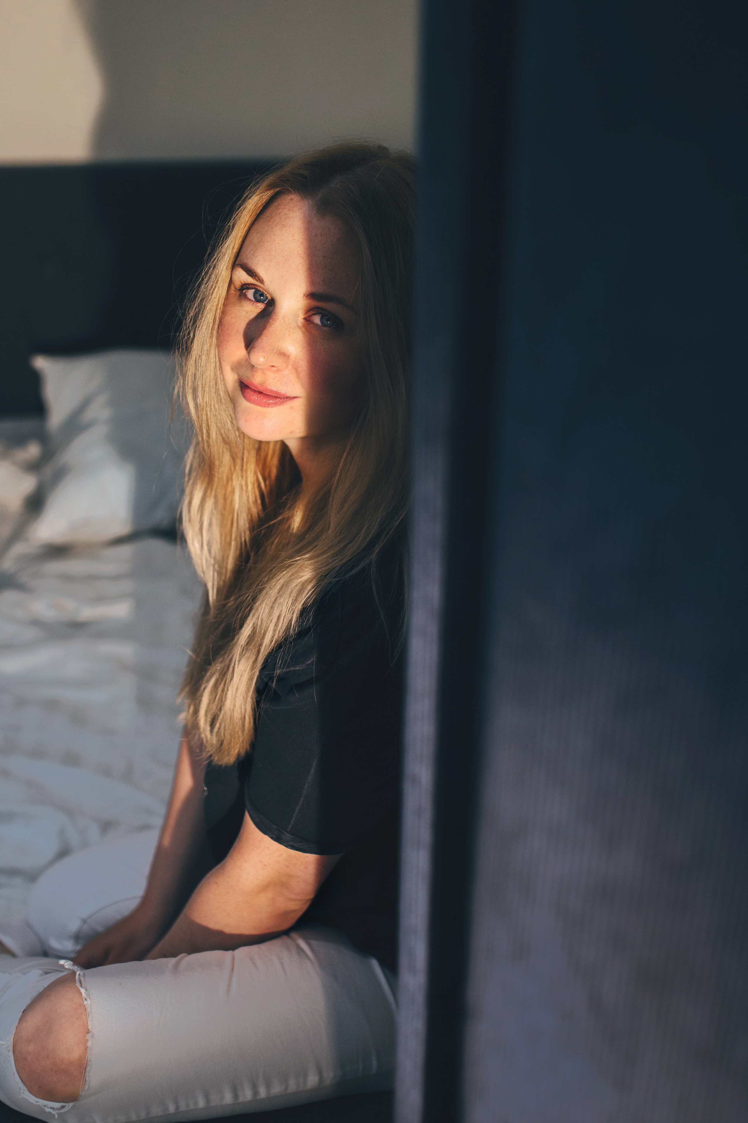 Vera’s home photo shoot. Portrait family photographer in Berlin Elena Zakh