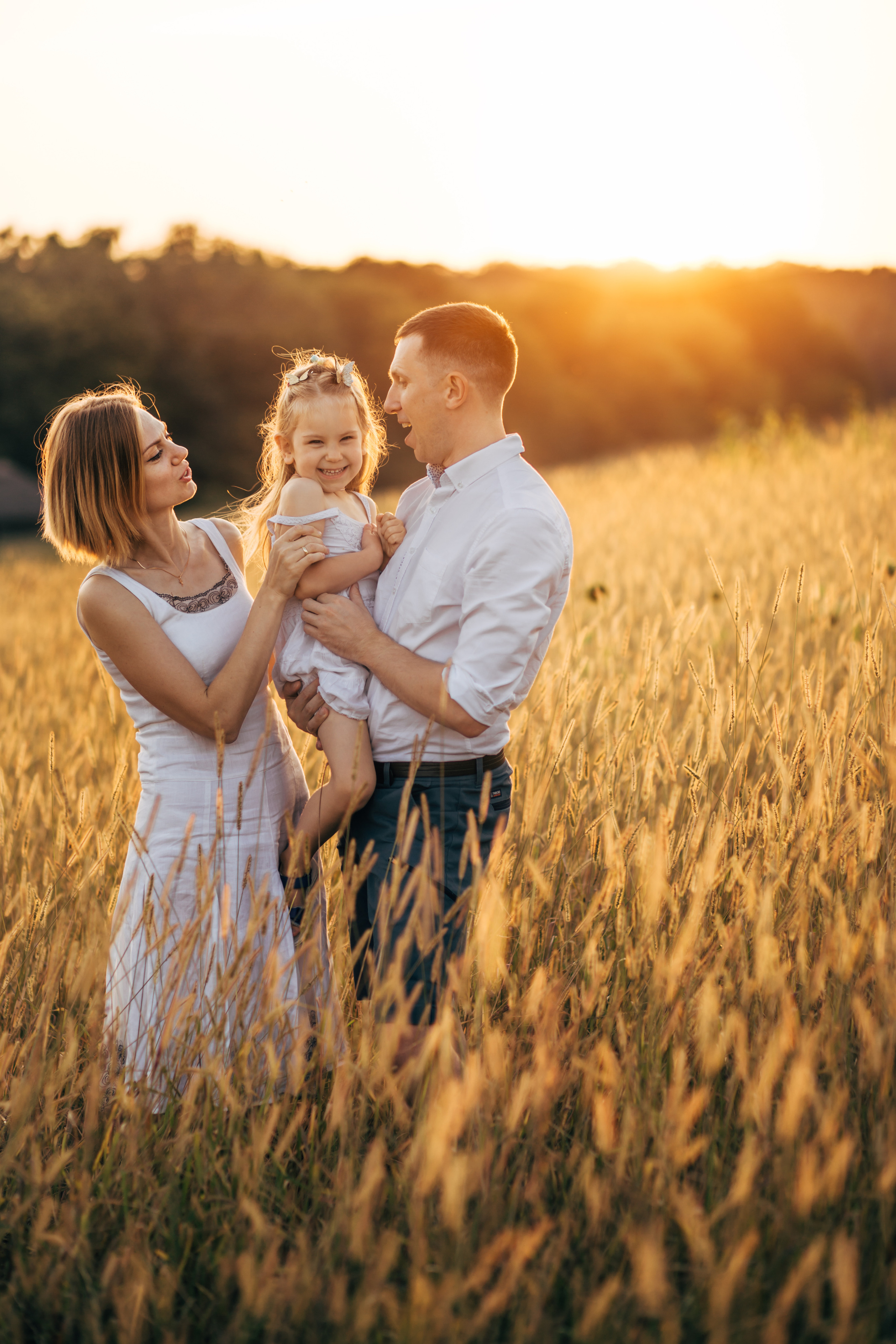 Anya, Tolik, Olya. Portrait family photographer in Berlin Elena Zakh
