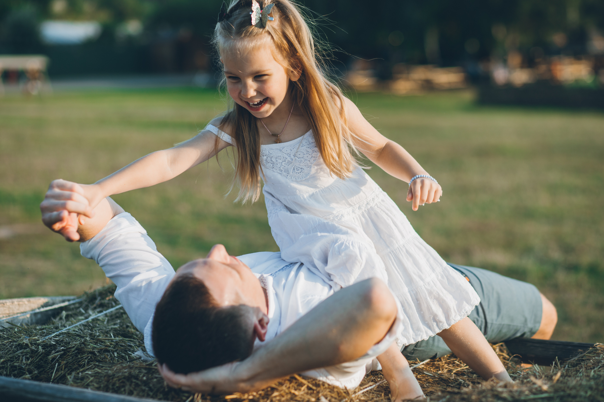 Anya, Tolik, Olya. Portrait family photographer in Berlin Elena Zakh