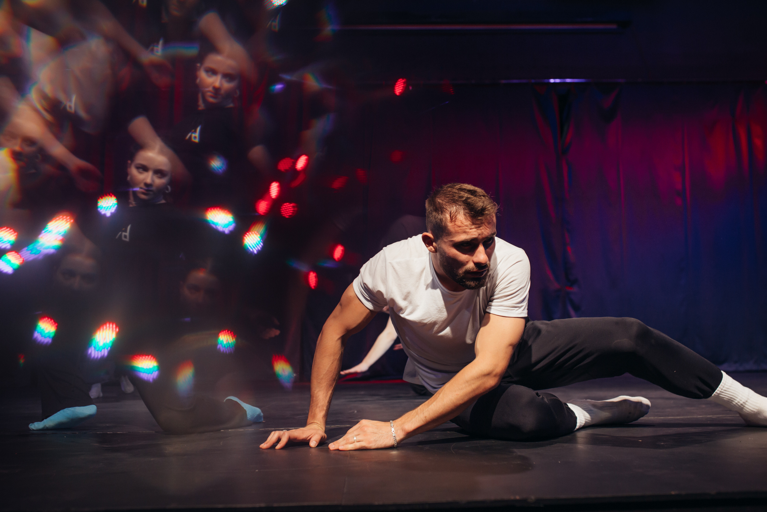 Creative performance “our thoughts”. Portrait family photographer in Berlin Elena Zakh