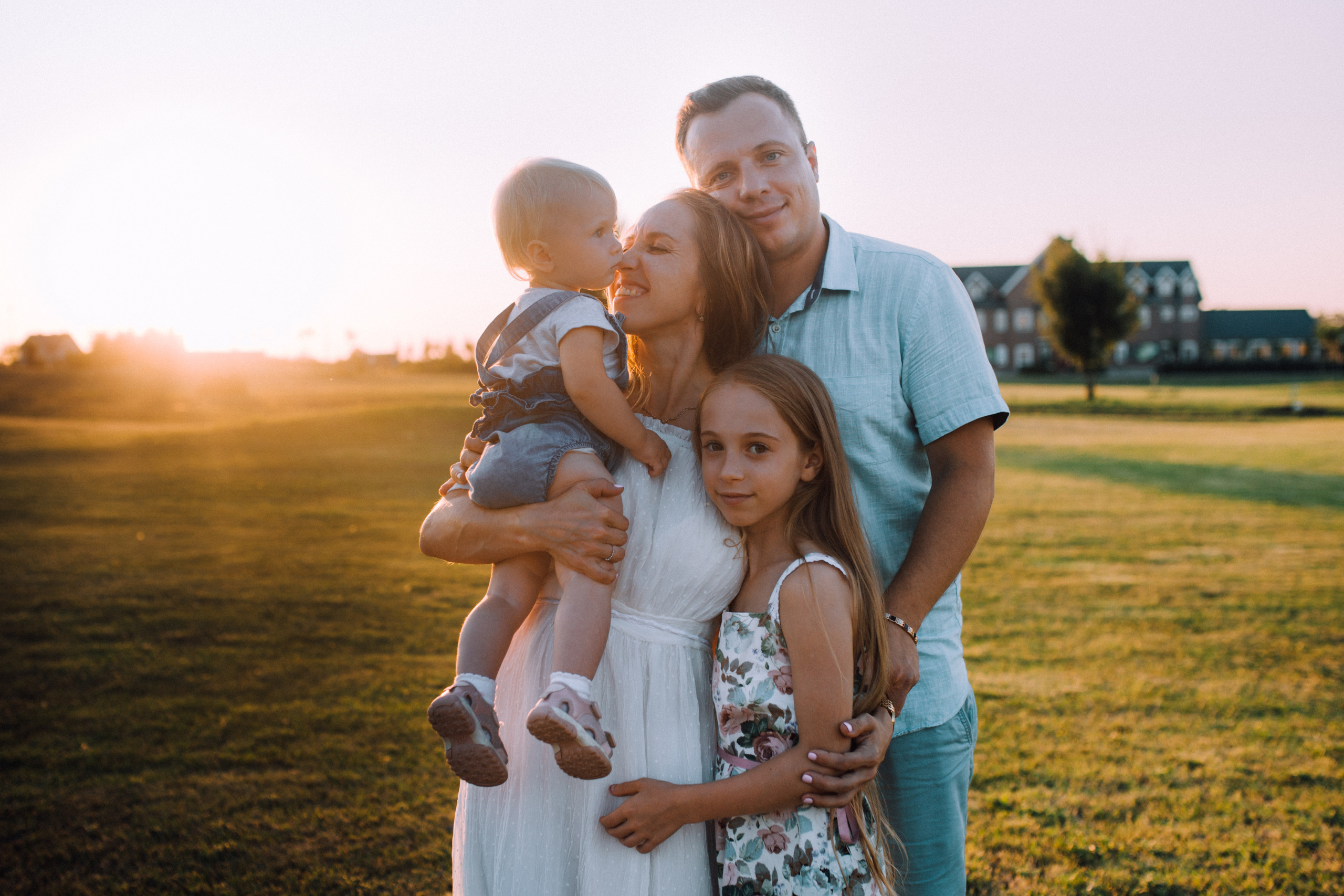 Dobropark. Portrait family photographer in Berlin Elena Zakh