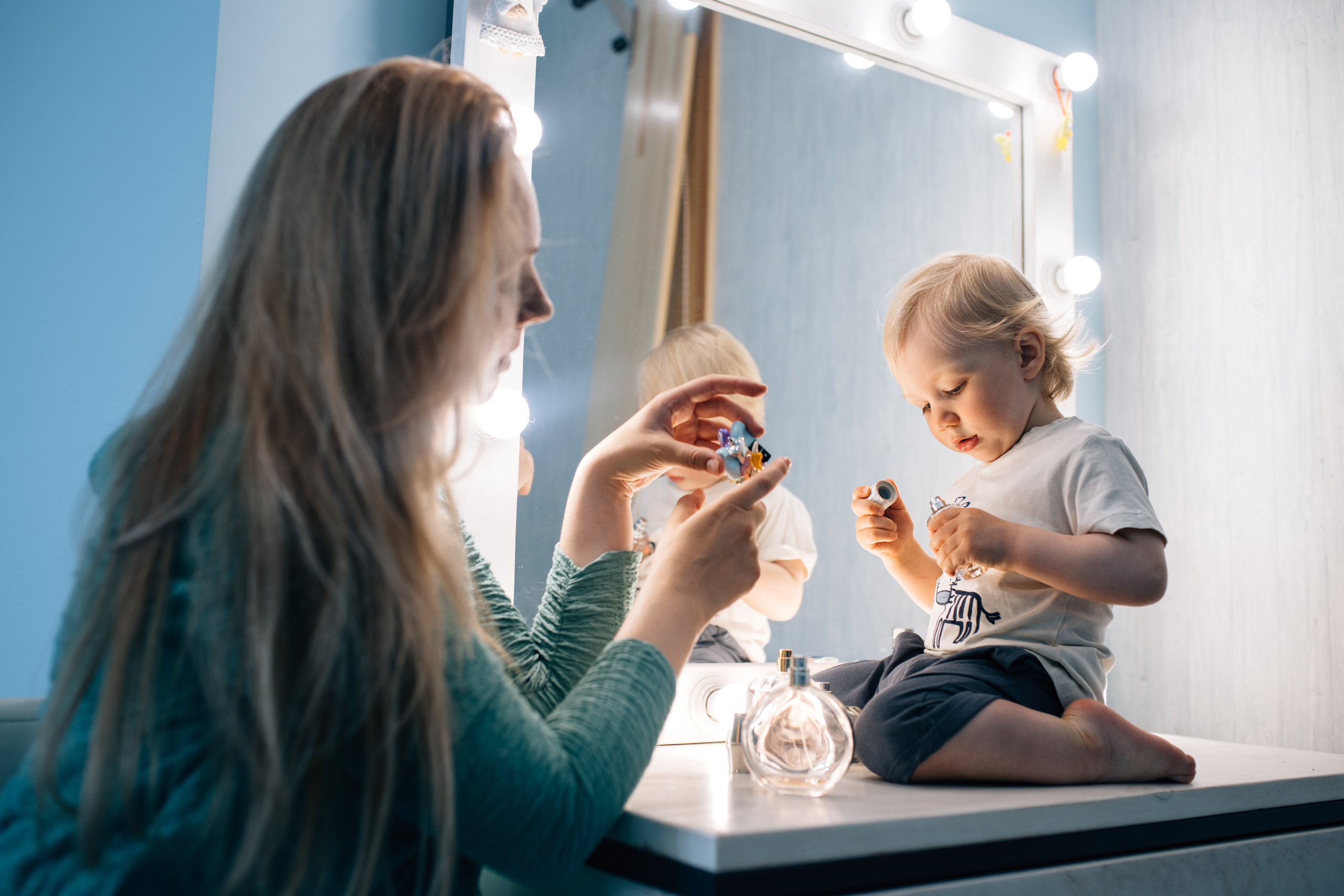 Vera’s home photo shoot. Portrait family photographer in Berlin Elena Zakh