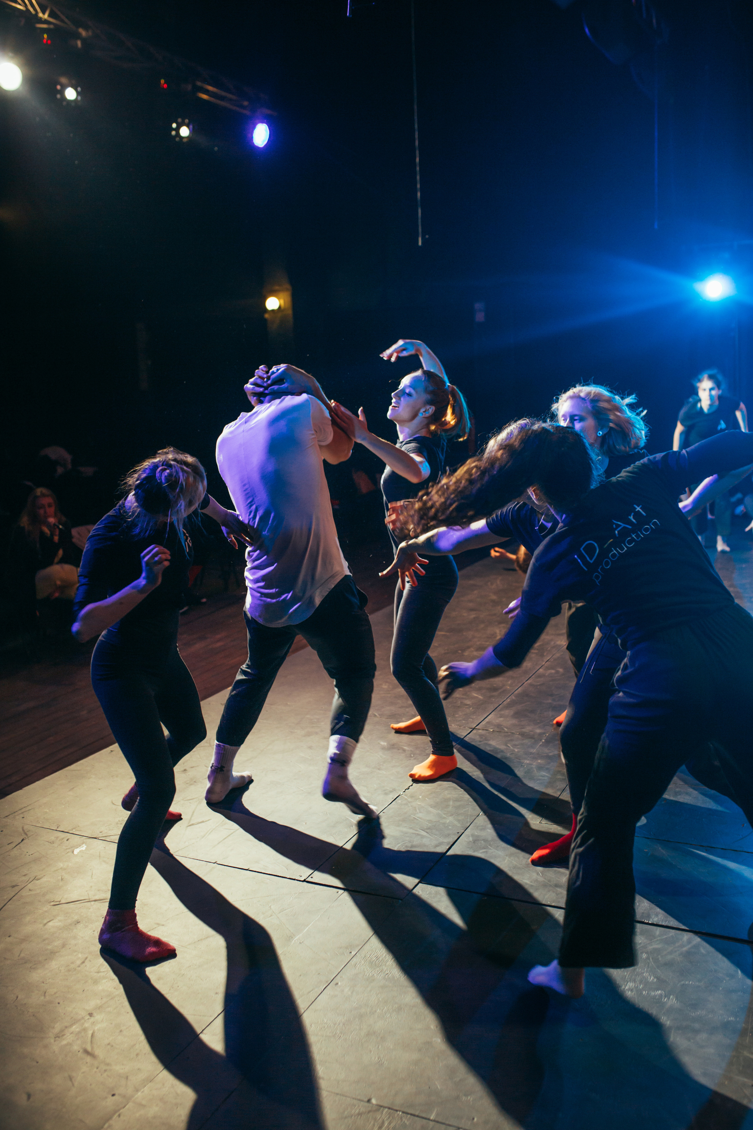 Creative performance “our thoughts”. Portrait family photographer in Berlin Elena Zakh