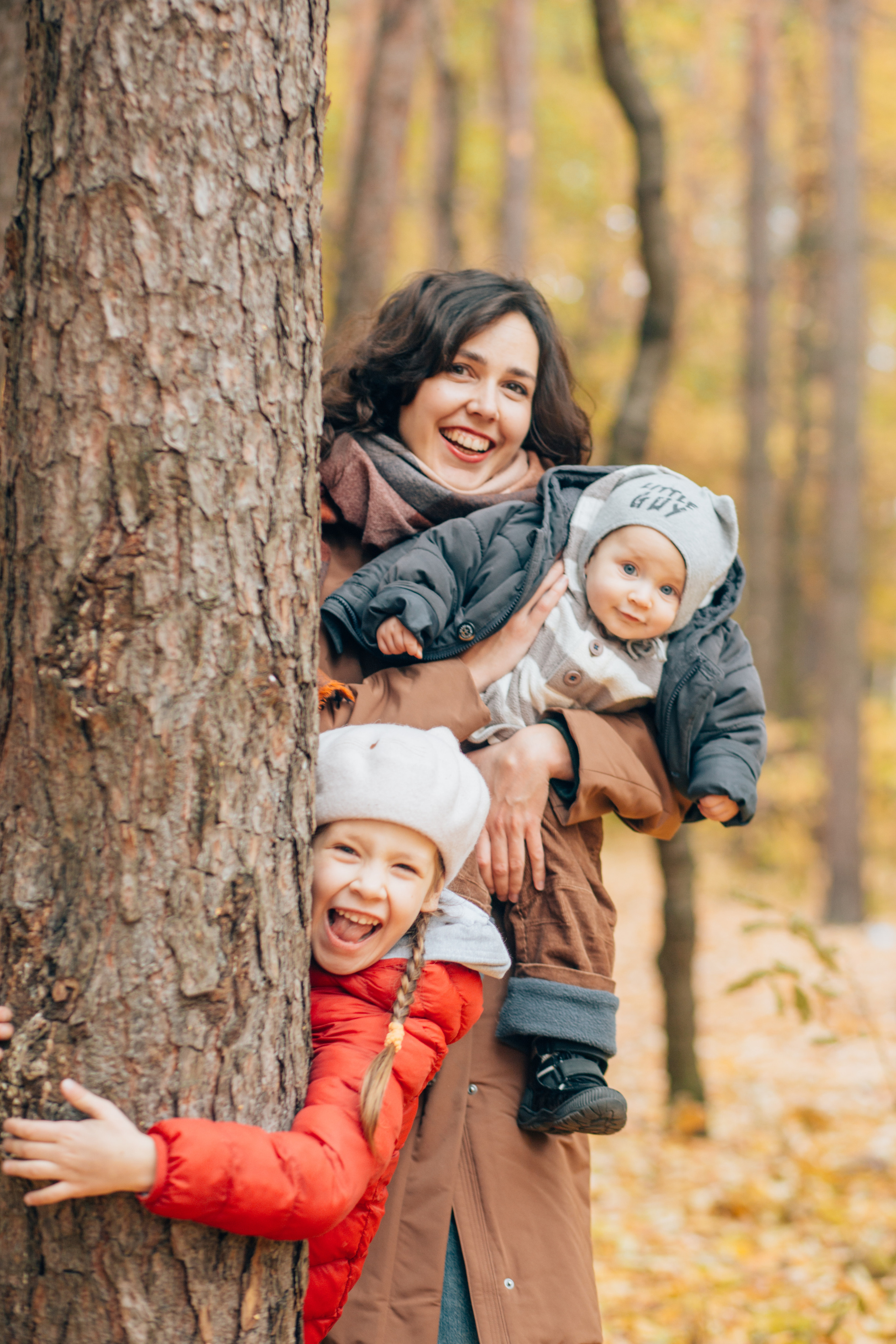 Natalie and kids. Portrait family photographer in Berlin Elena Zakh