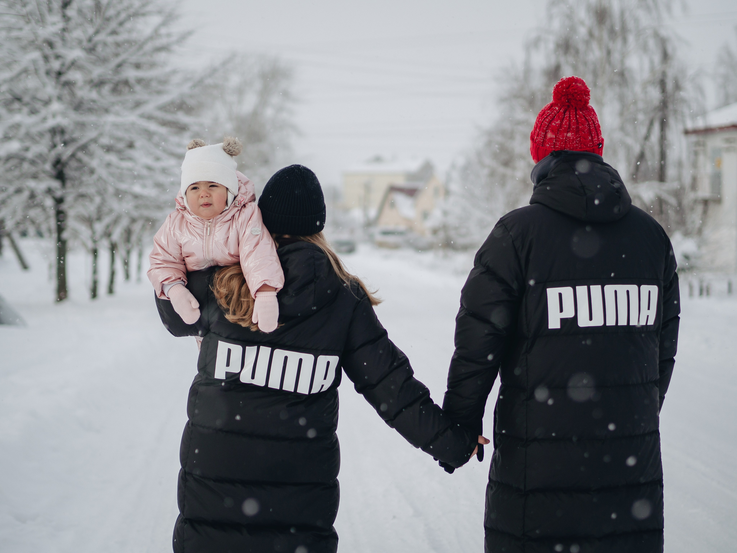 Lida & her family. Photographer in Los Angeles. Julia Ishmuratova